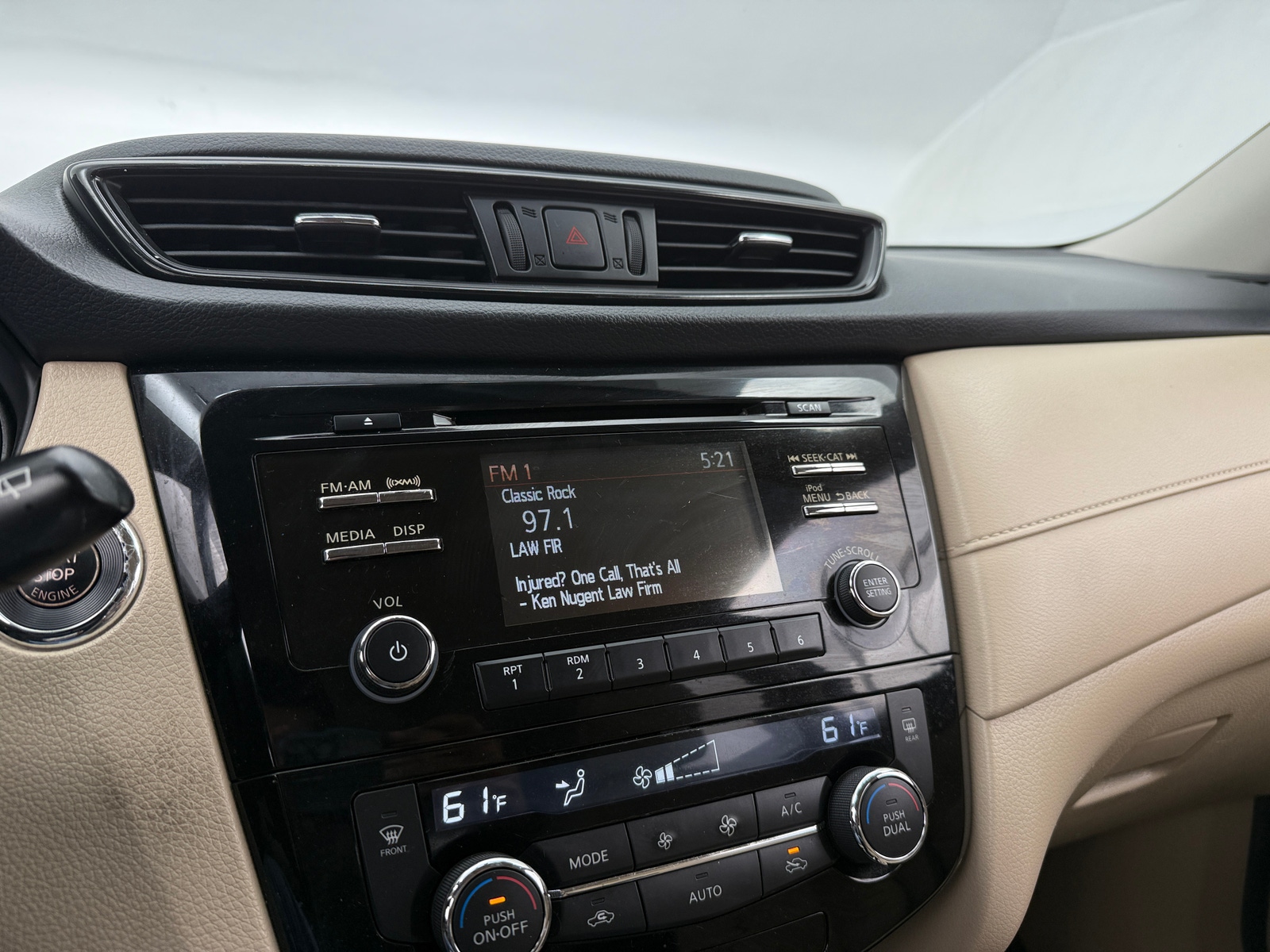 Thumbnail: 2017 Nissan Rogue - 4