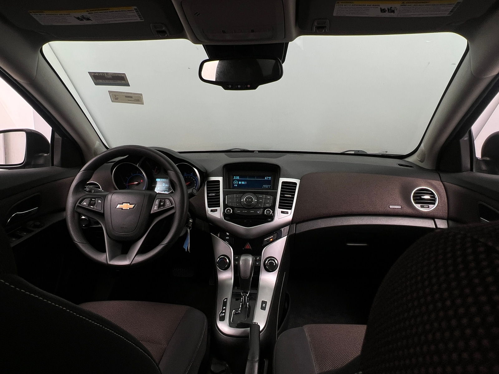 Thumbnail: 2015 Chevrolet Cruze - 3