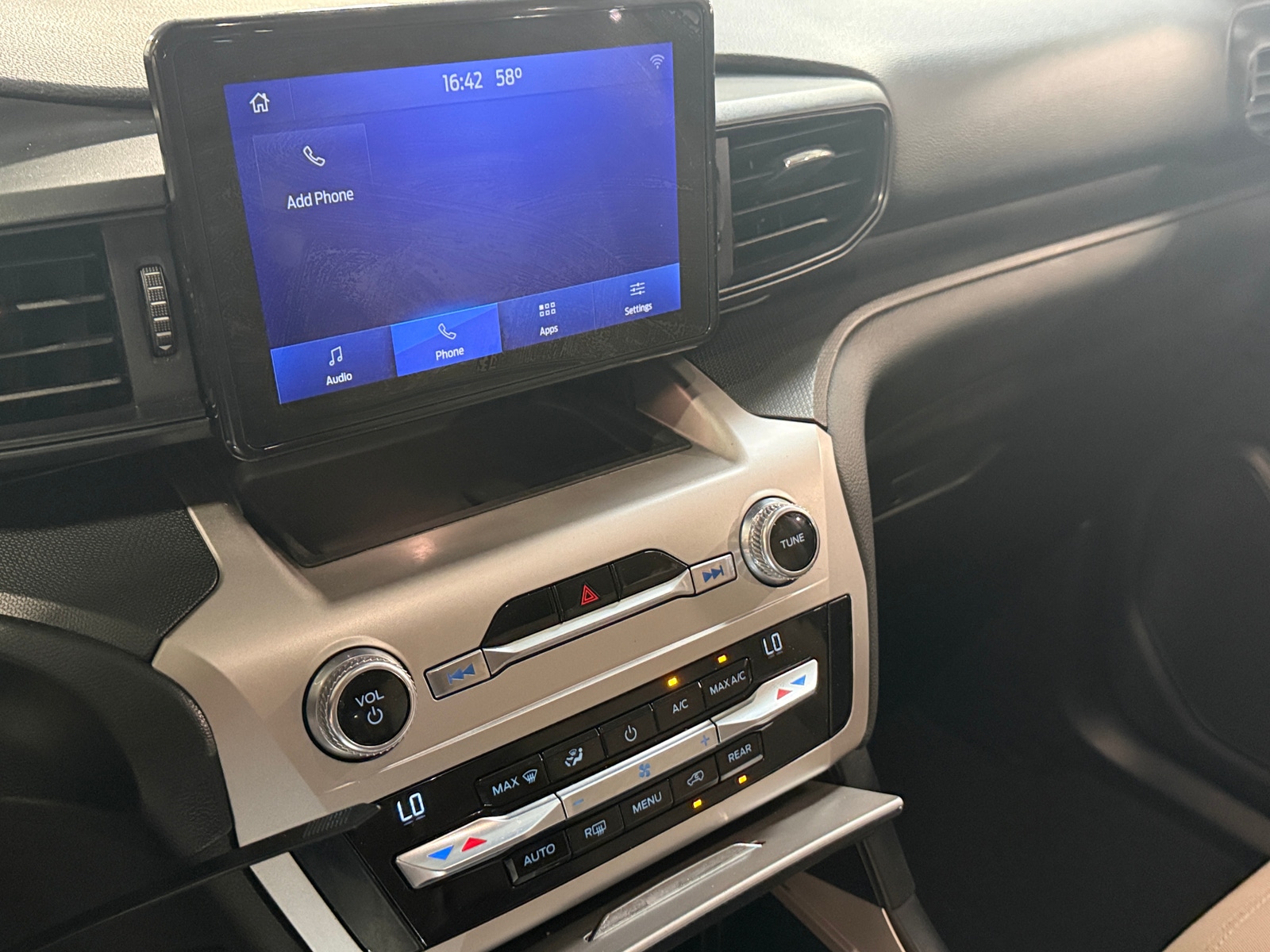 Thumbnail: 2021 Ford Explorer - 4