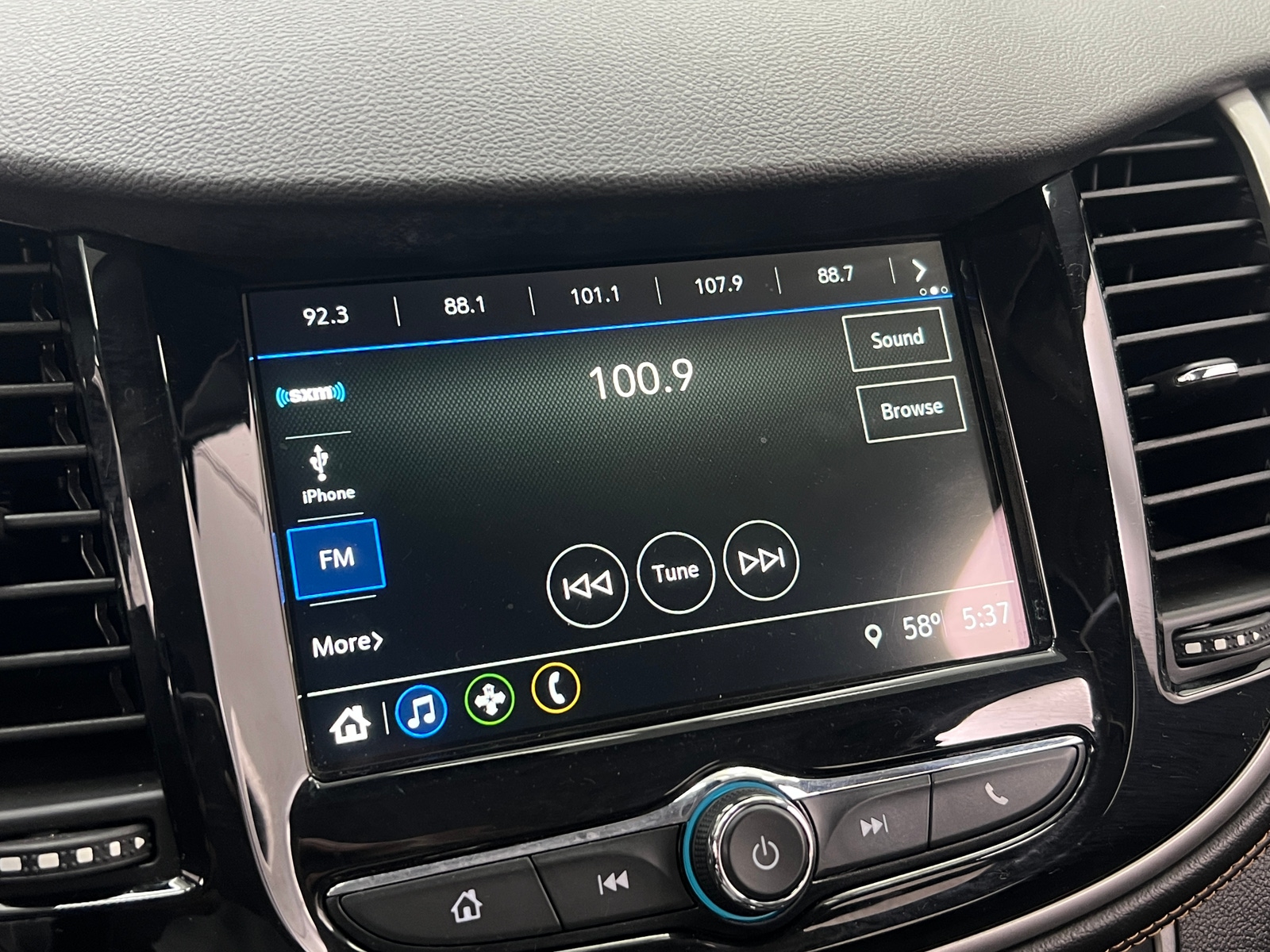 Thumbnail: 2019 Chevrolet Trax - 4