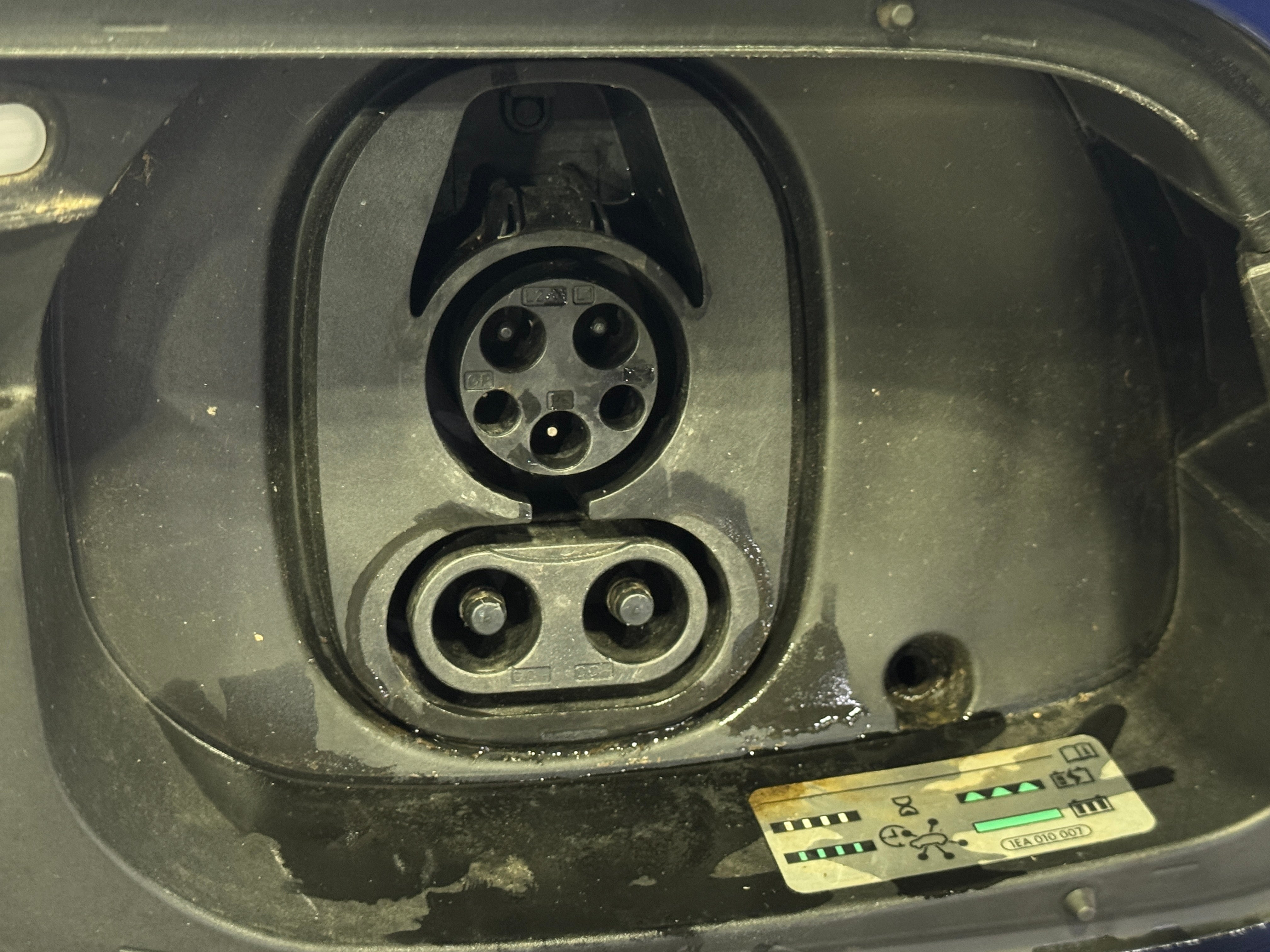 Used 2022 Volkswagen ID.4 PRO S with VIN WVGUNPE22NP052262 for sale in Oak Creek, WI