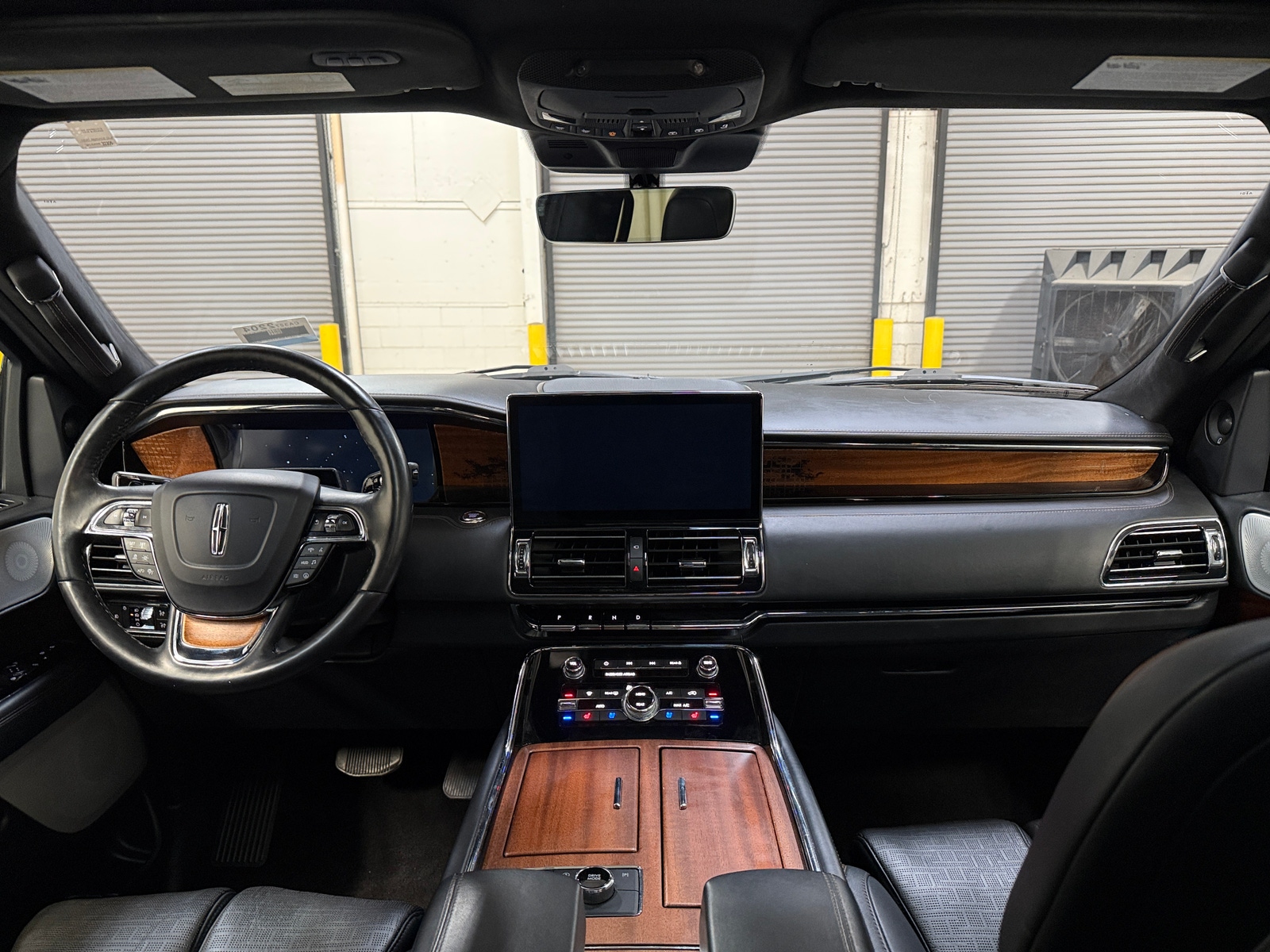 Thumbnail: 2022 Lincoln Navigator - 2