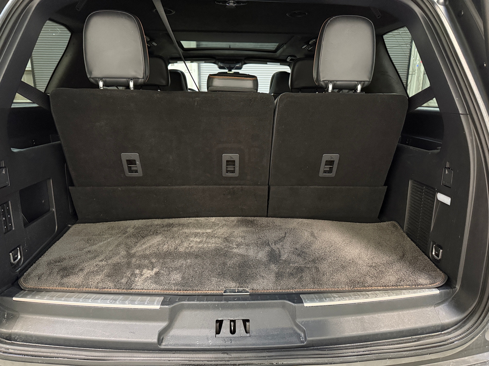 Thumbnail: 2022 Lincoln Navigator - 6