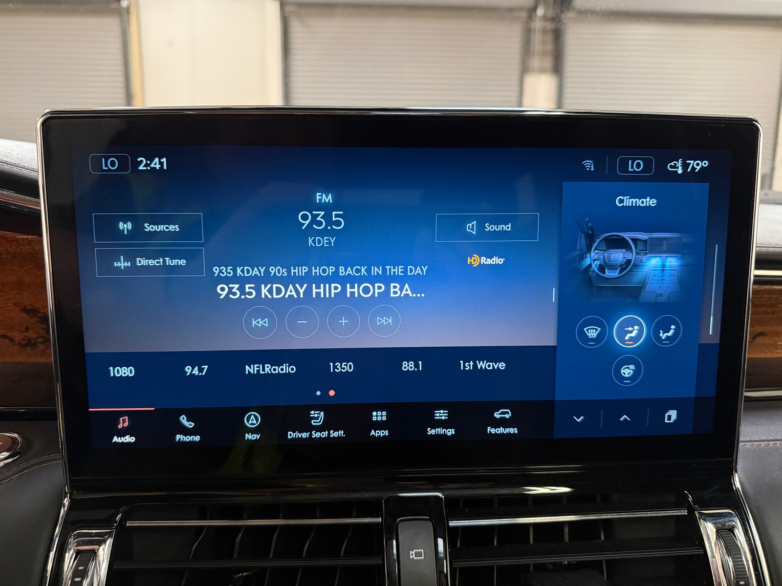 Thumbnail: 2022 Lincoln Navigator - 3