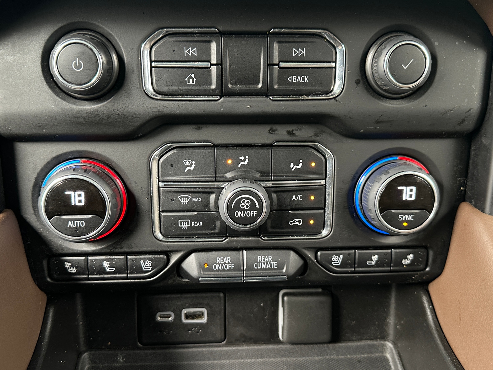 Thumbnail: 2021 Chevrolet Suburban - 3