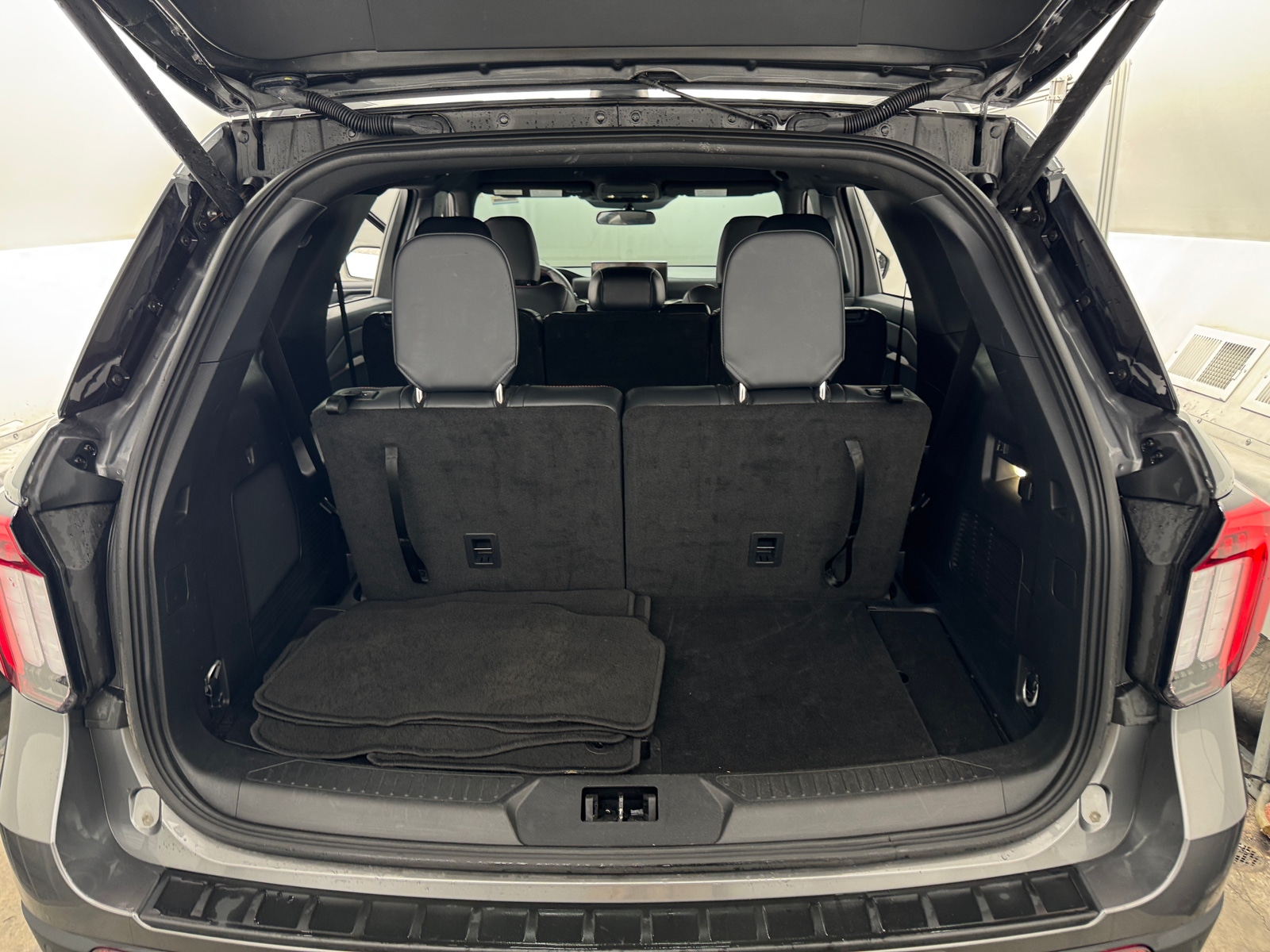 Thumbnail: 2025 Ford Explorer - 6