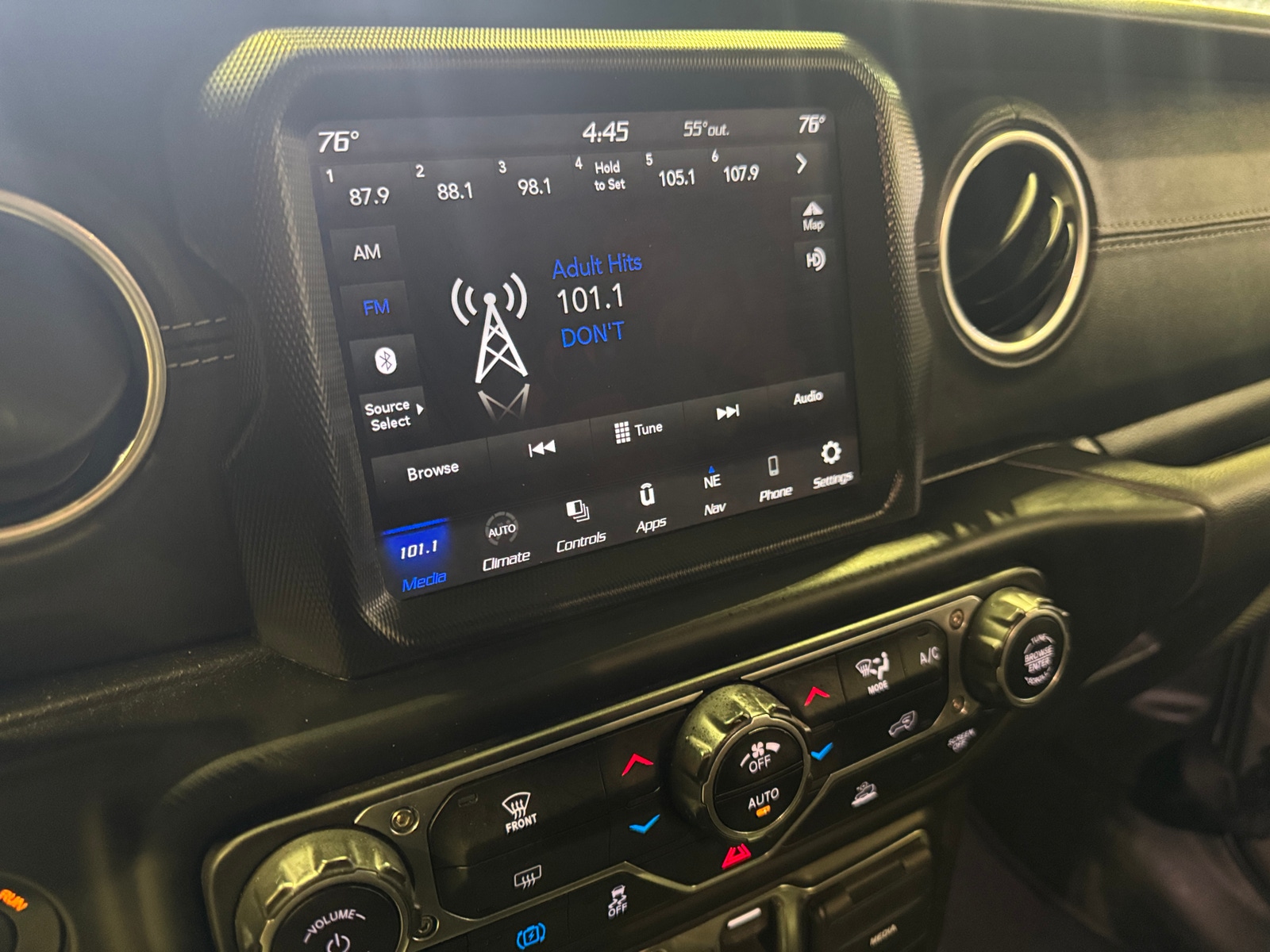 Thumbnail: 2023 Jeep Wrangler - 3