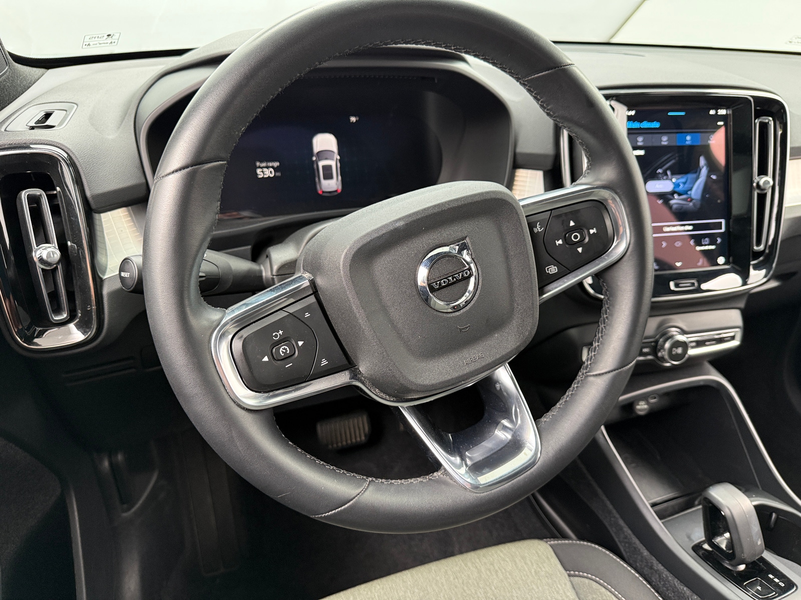 Thumbnail: 2024 Volvo XC40 - 5