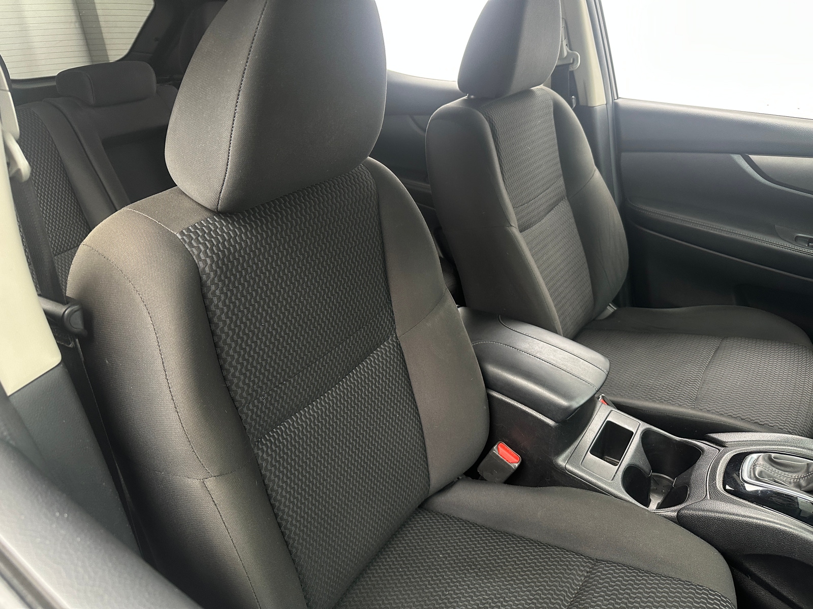 Thumbnail: 2021 Nissan Rogue Sport - 2