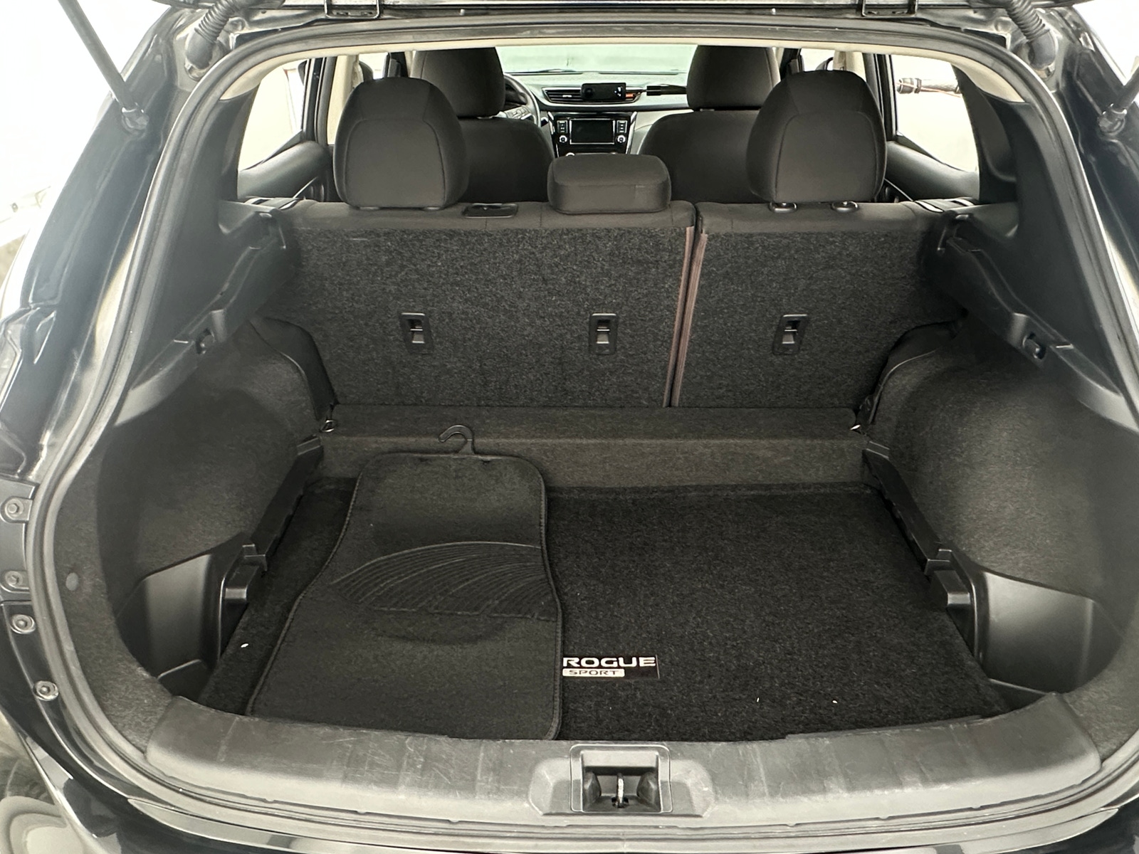 Thumbnail: 2021 Nissan Rogue Sport - 7