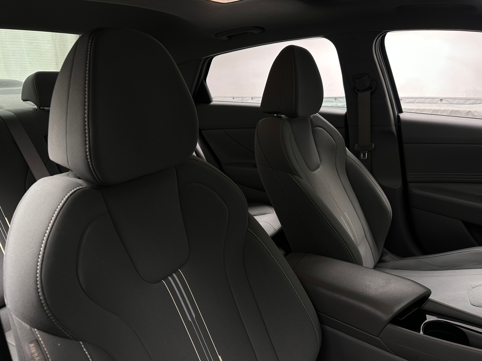 Thumbnail: 2022 Hyundai Elantra - 2