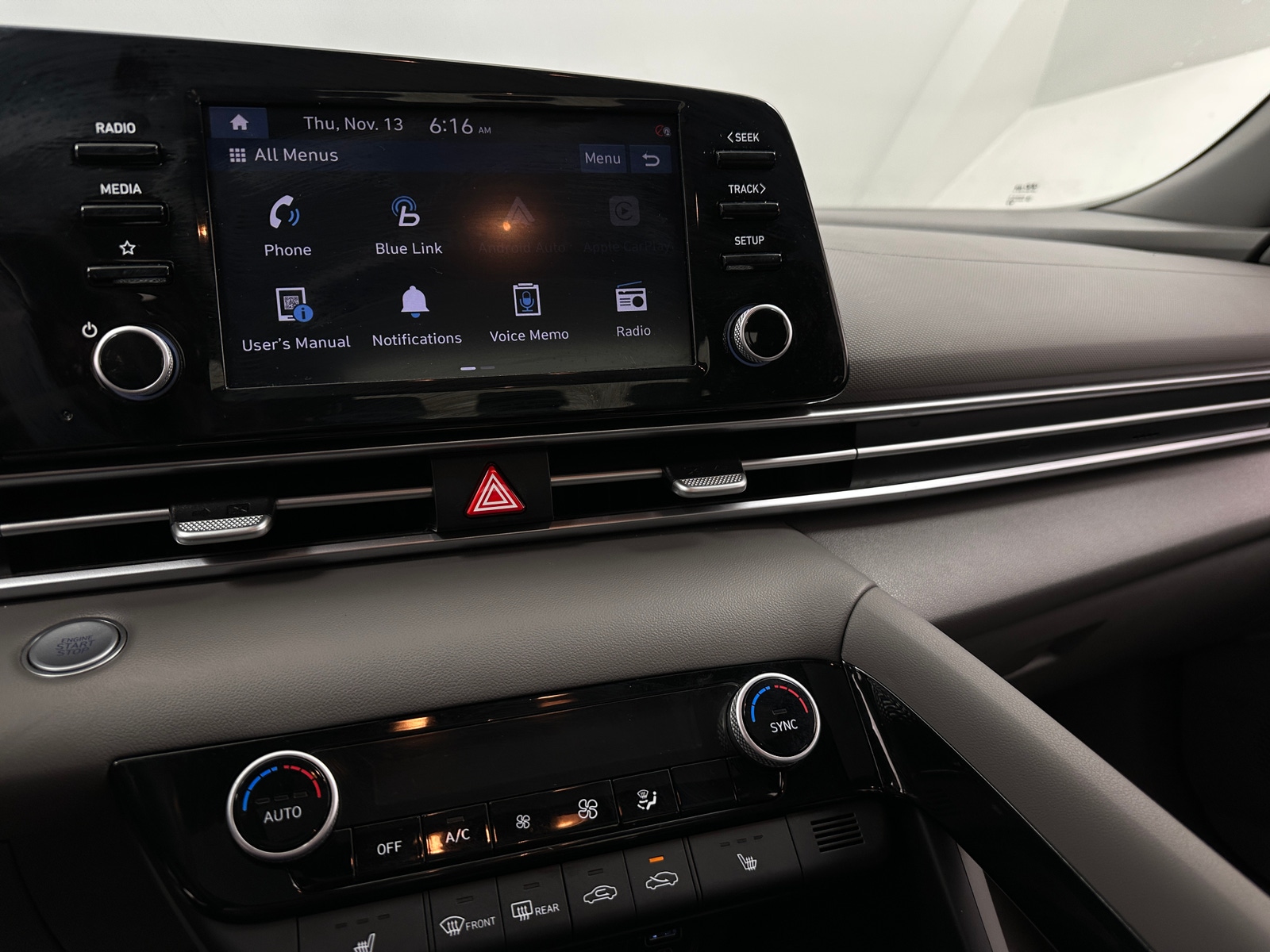 Thumbnail: 2022 Hyundai Elantra - 4