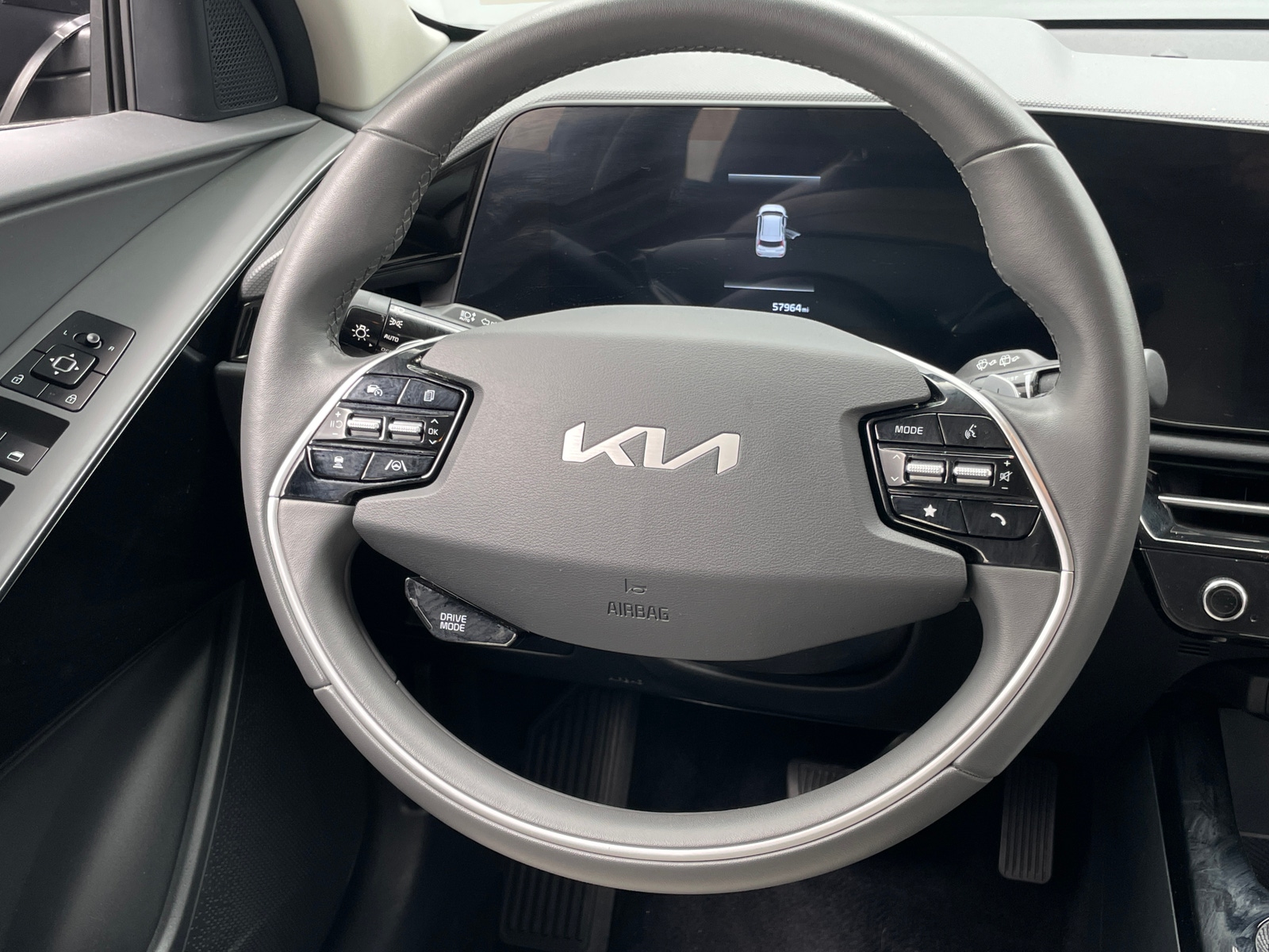 Thumbnail: 2023 Kia Niro - 4