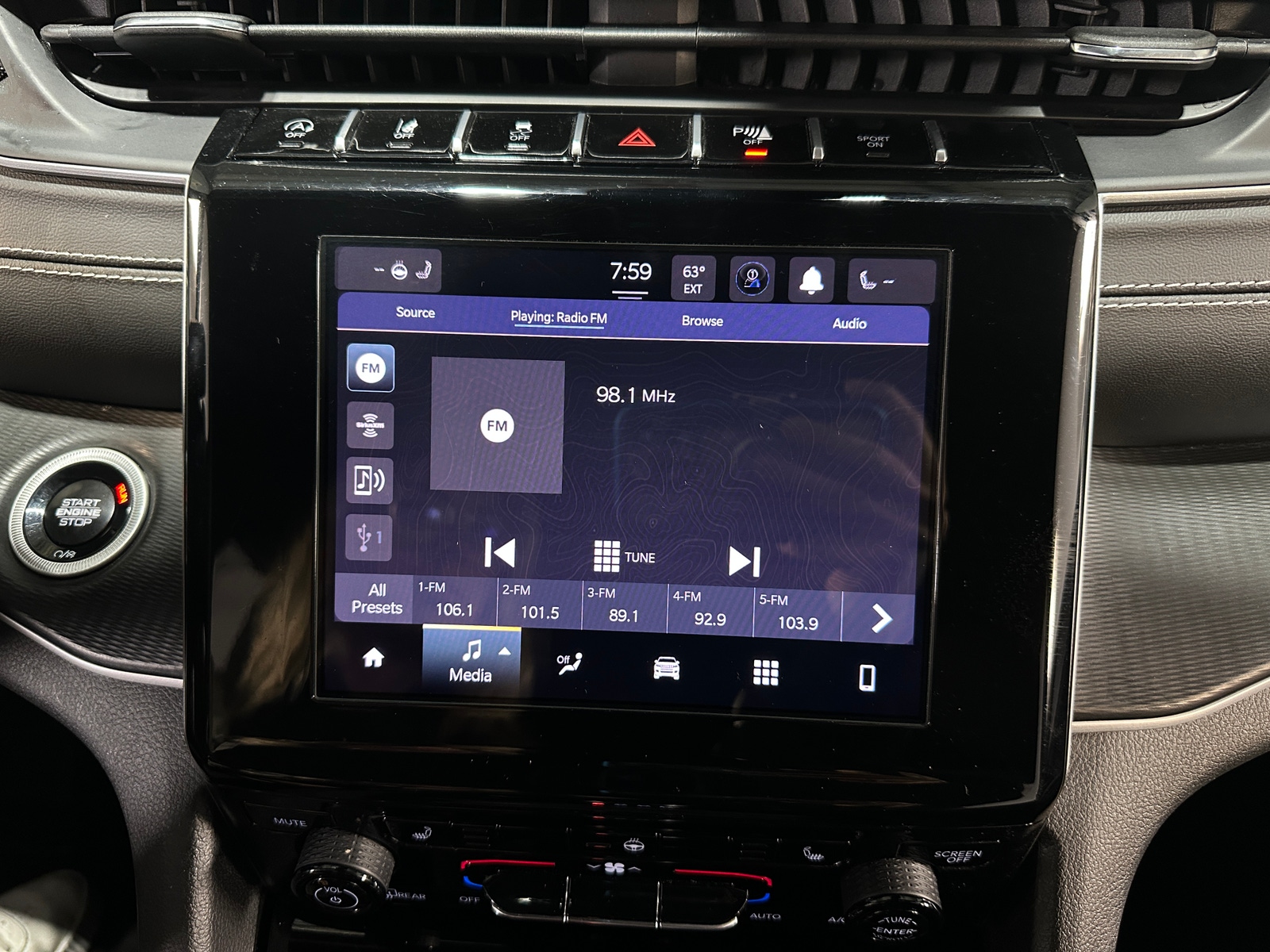 Thumbnail: 2024 Jeep Grand Cherokee L - 3