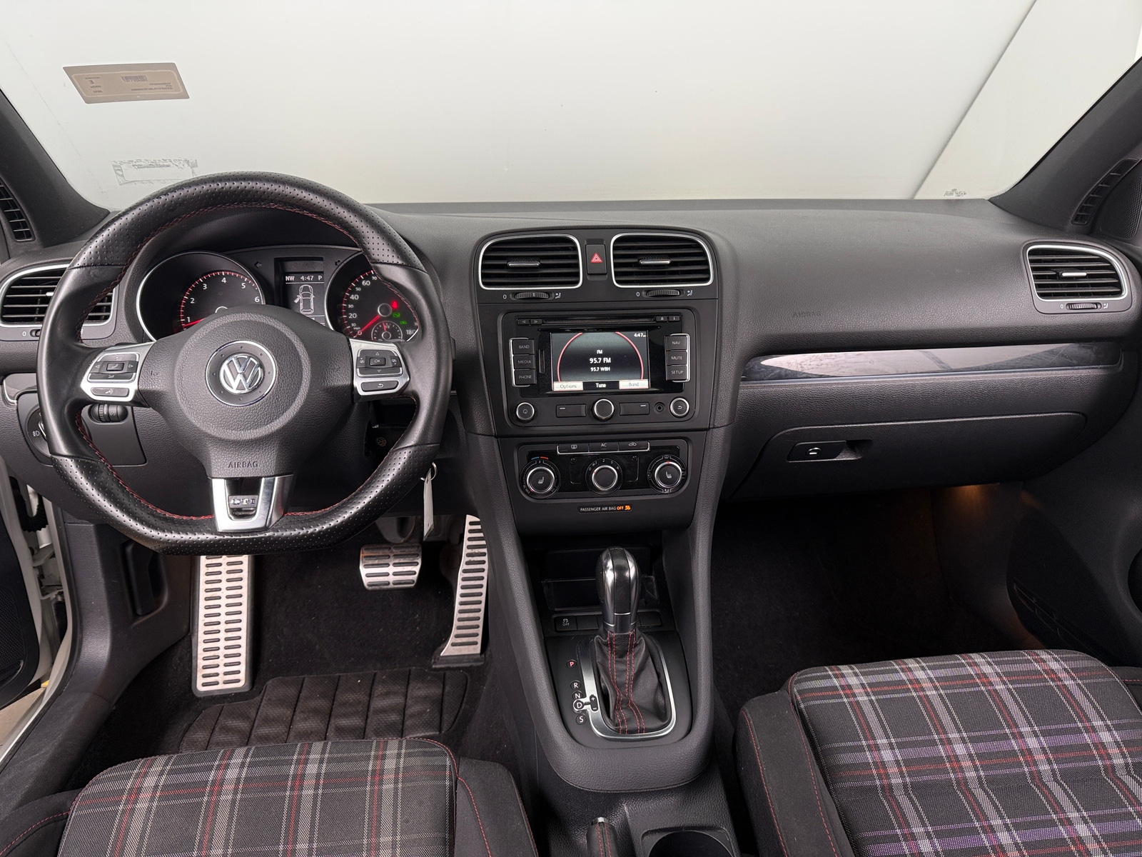 Thumbnail: 2012 Volkswagen Golf - 3