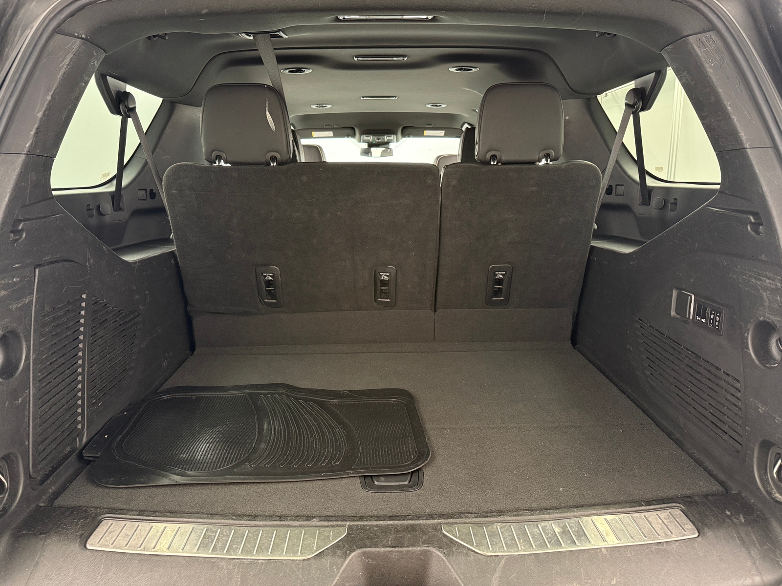 Thumbnail: 2023 Chevrolet Suburban - 6