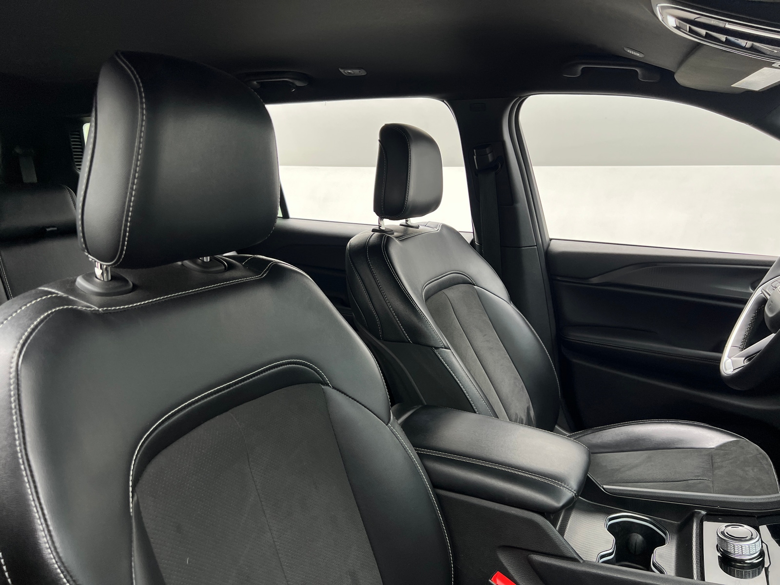 Thumbnail: 2024 Jeep Grand Cherokee L - 2