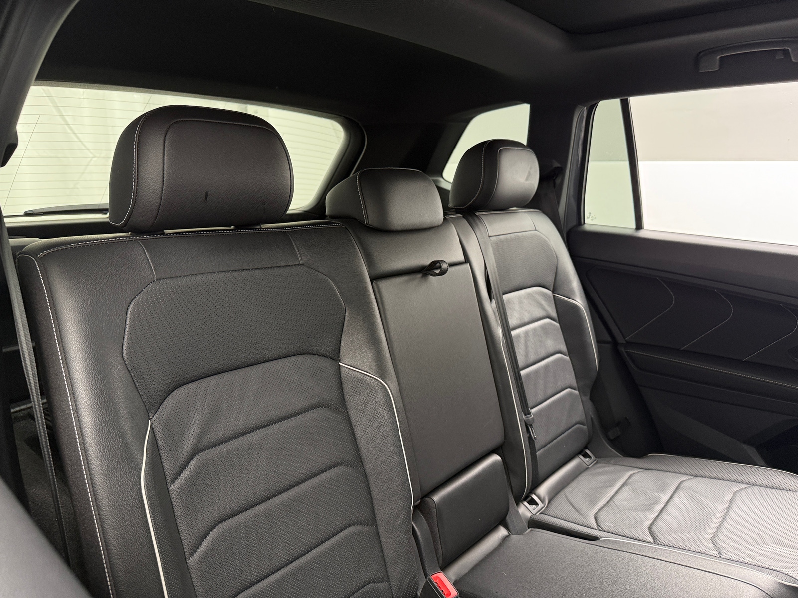 Thumbnail: 2022 Volkswagen Tiguan - 5