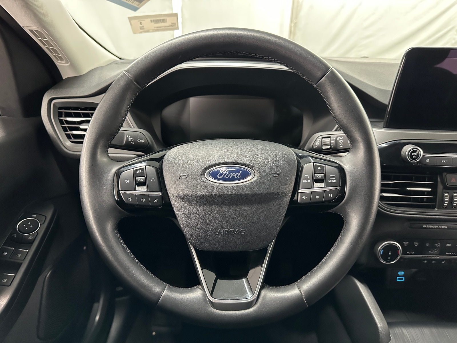 Thumbnail: 2023 Ford Escape - 5