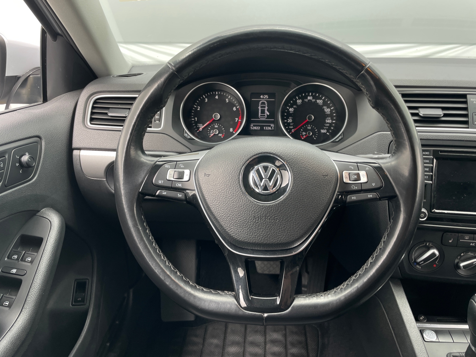 Thumbnail: 2018 Volkswagen Jetta - 4