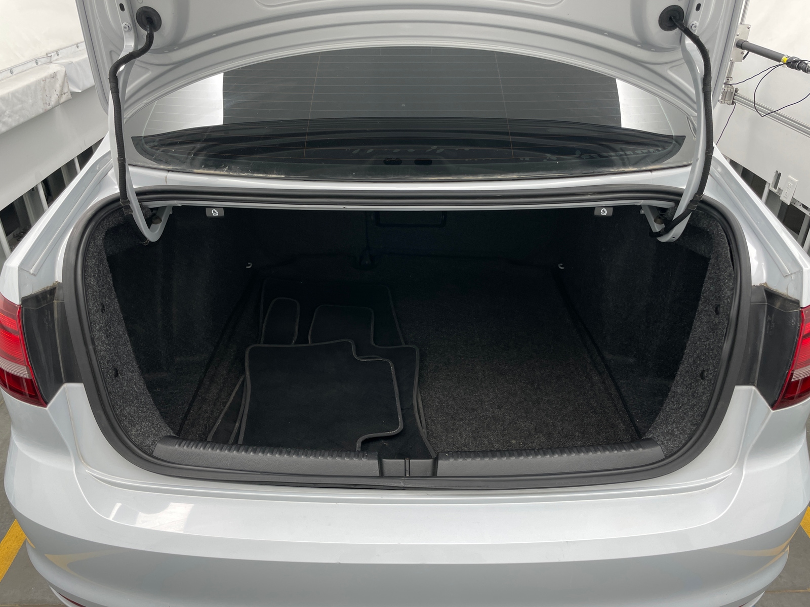 Thumbnail: 2018 Volkswagen Jetta - 6