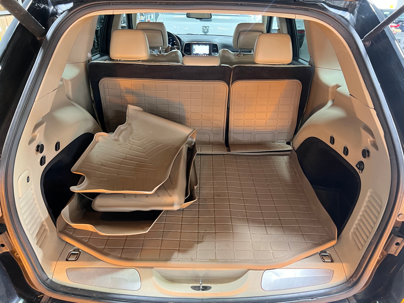 Thumbnail: 2015 Jeep Grand Cherokee - 6