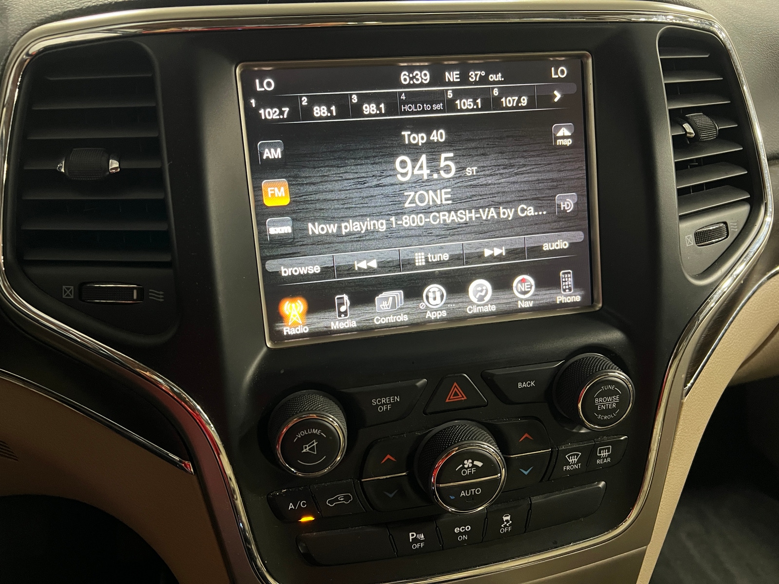 Thumbnail: 2015 Jeep Grand Cherokee - 3