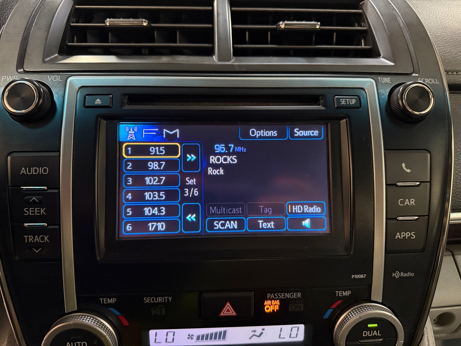 Thumbnail: 2012 Toyota Camry - 4