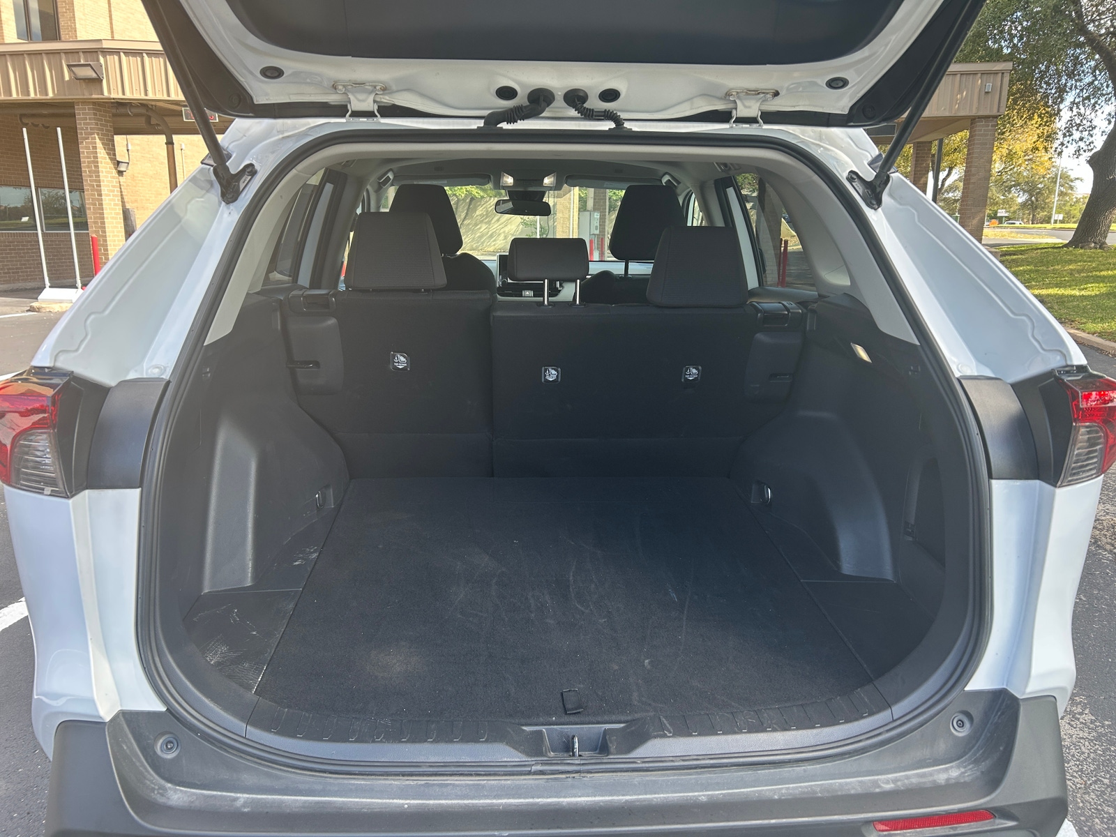 Thumbnail: 2025 Toyota RAV4 - 6