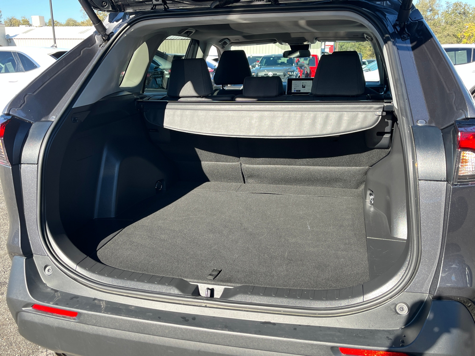 Thumbnail: 2025 Toyota RAV4 - 5