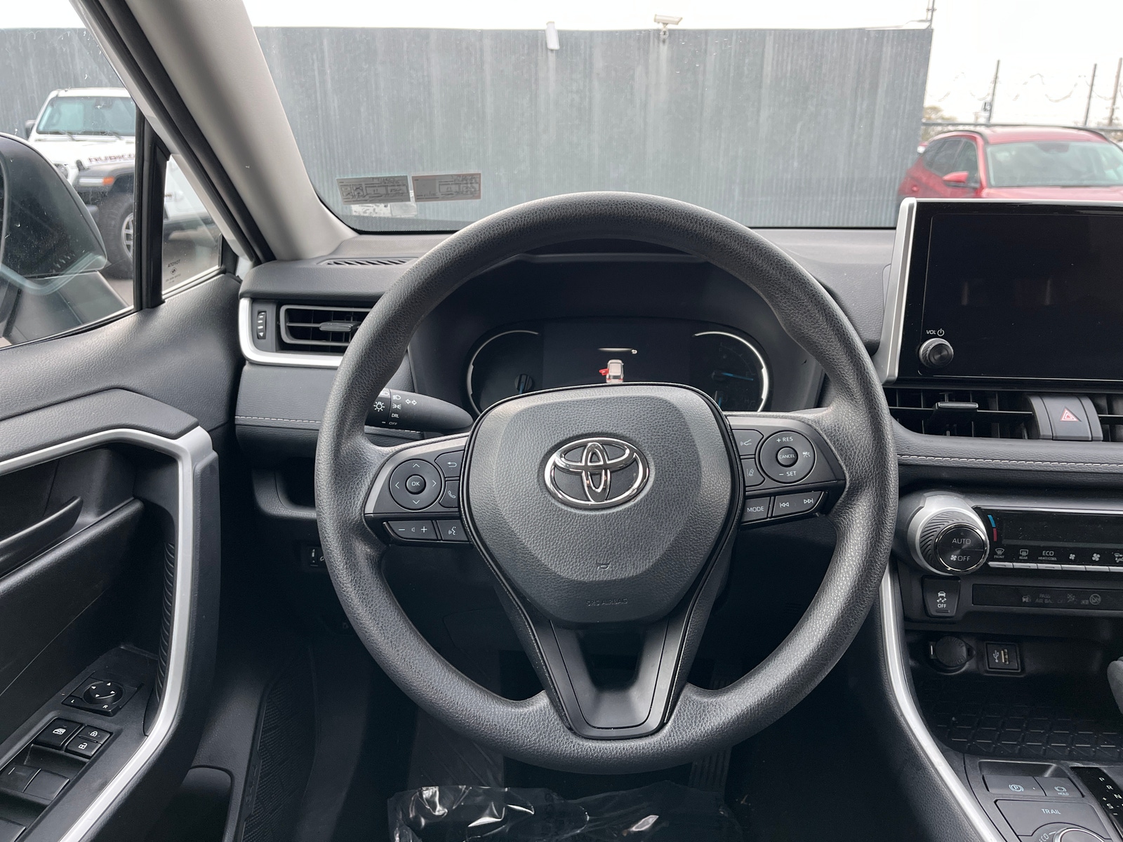 Thumbnail: 2025 Toyota RAV4 - 5