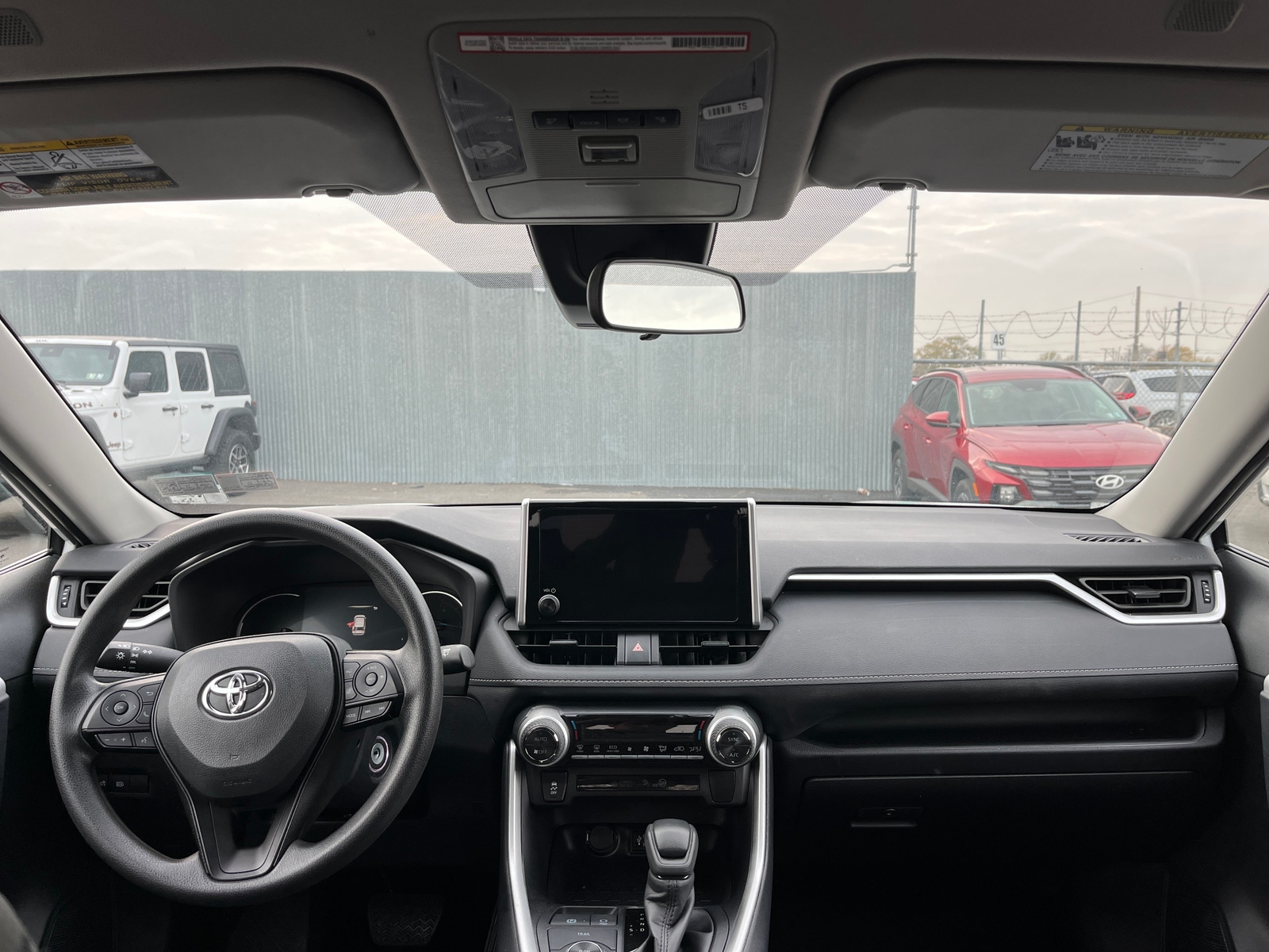 Thumbnail: 2025 Toyota RAV4 - 3