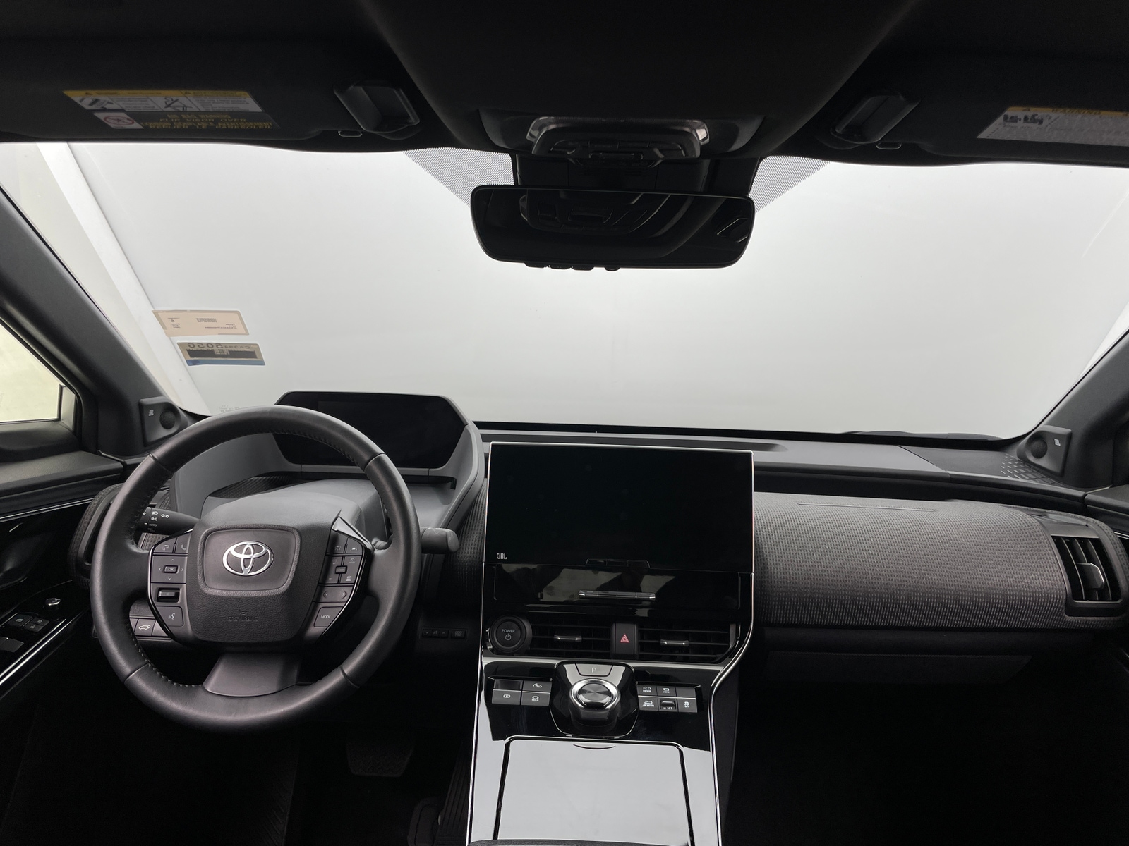 Thumbnail: 2023 Toyota bZ4X - 2