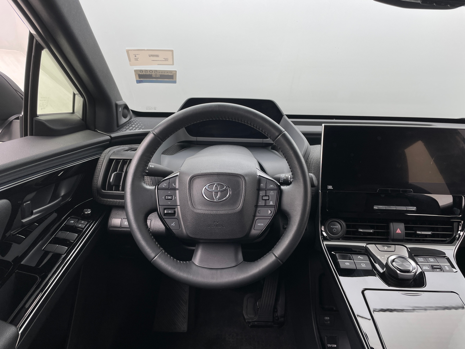 Thumbnail: 2023 Toyota bZ4X - 4