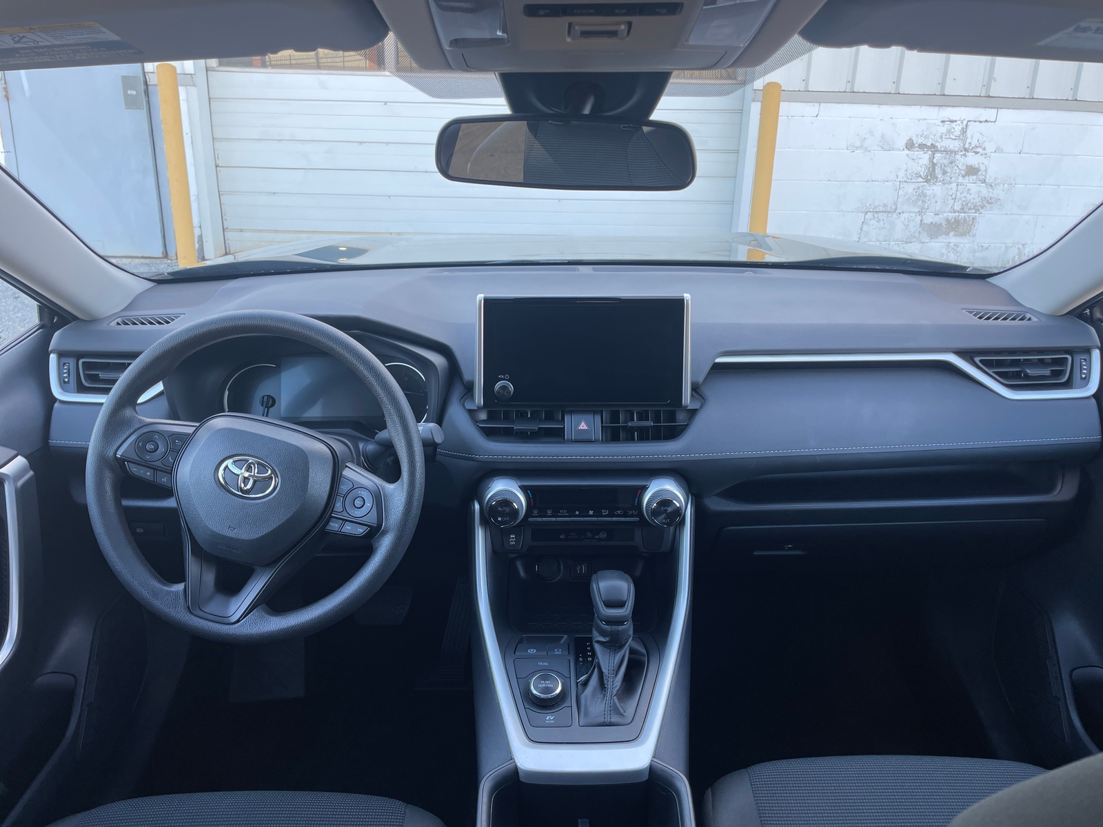 Thumbnail: 2025 Toyota RAV4 - 3