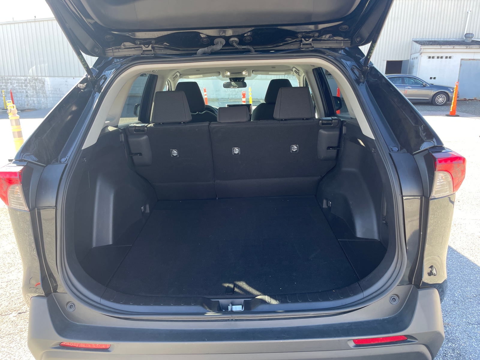 Thumbnail: 2025 Toyota RAV4 - 6