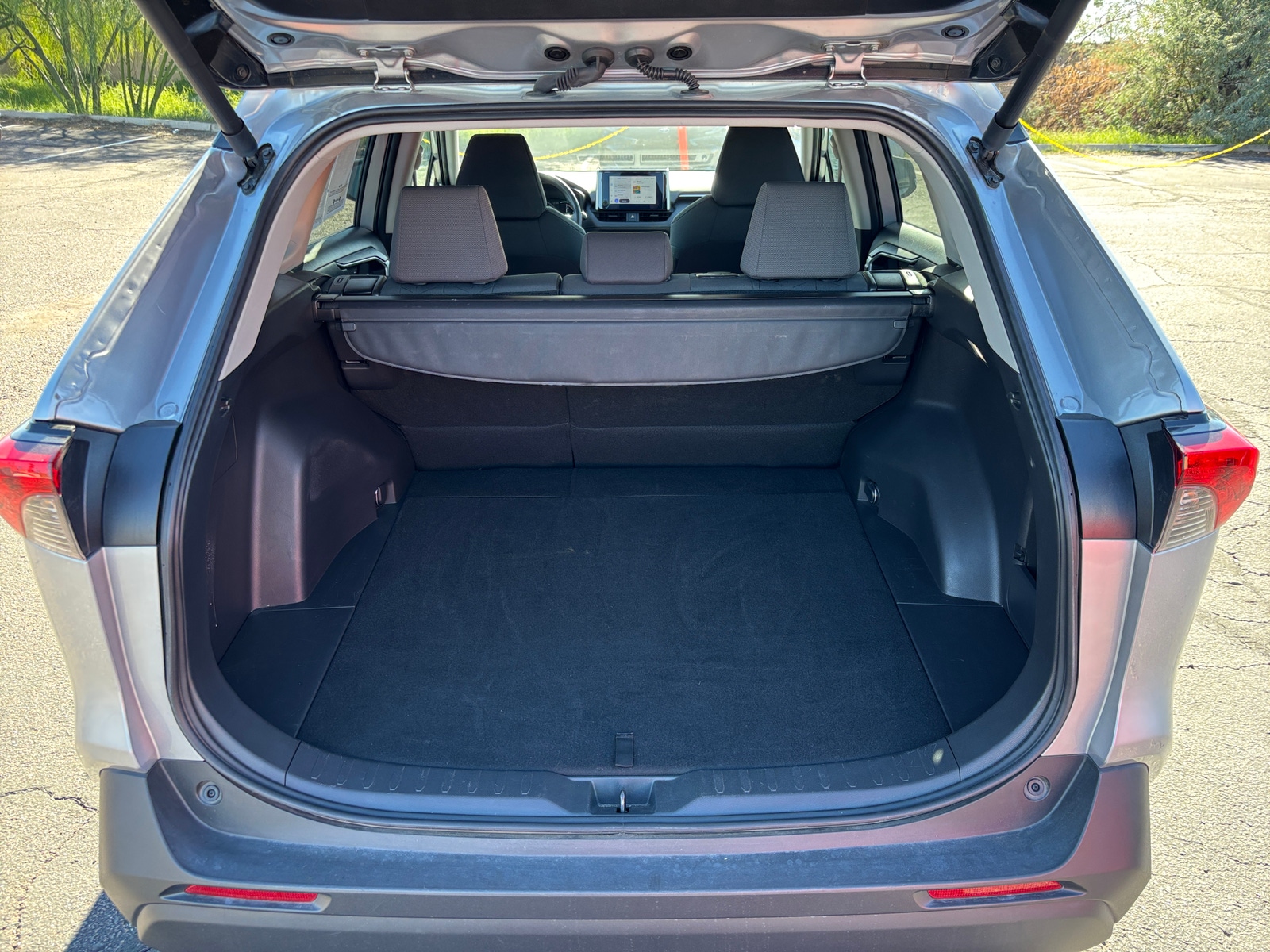 Thumbnail: 2025 Toyota RAV4 - 6