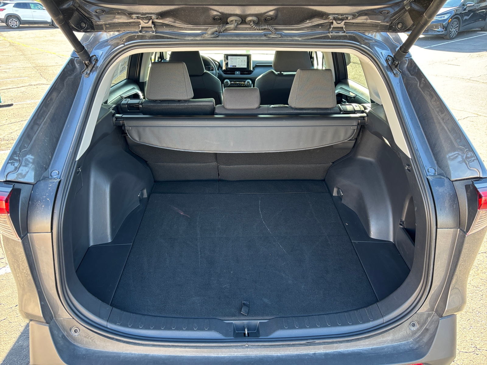 Thumbnail: 2025 Toyota RAV4 - 6