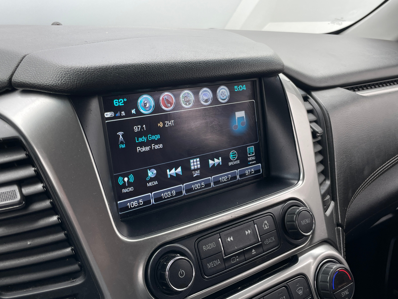 Thumbnail: 2020 Chevrolet Suburban - 3