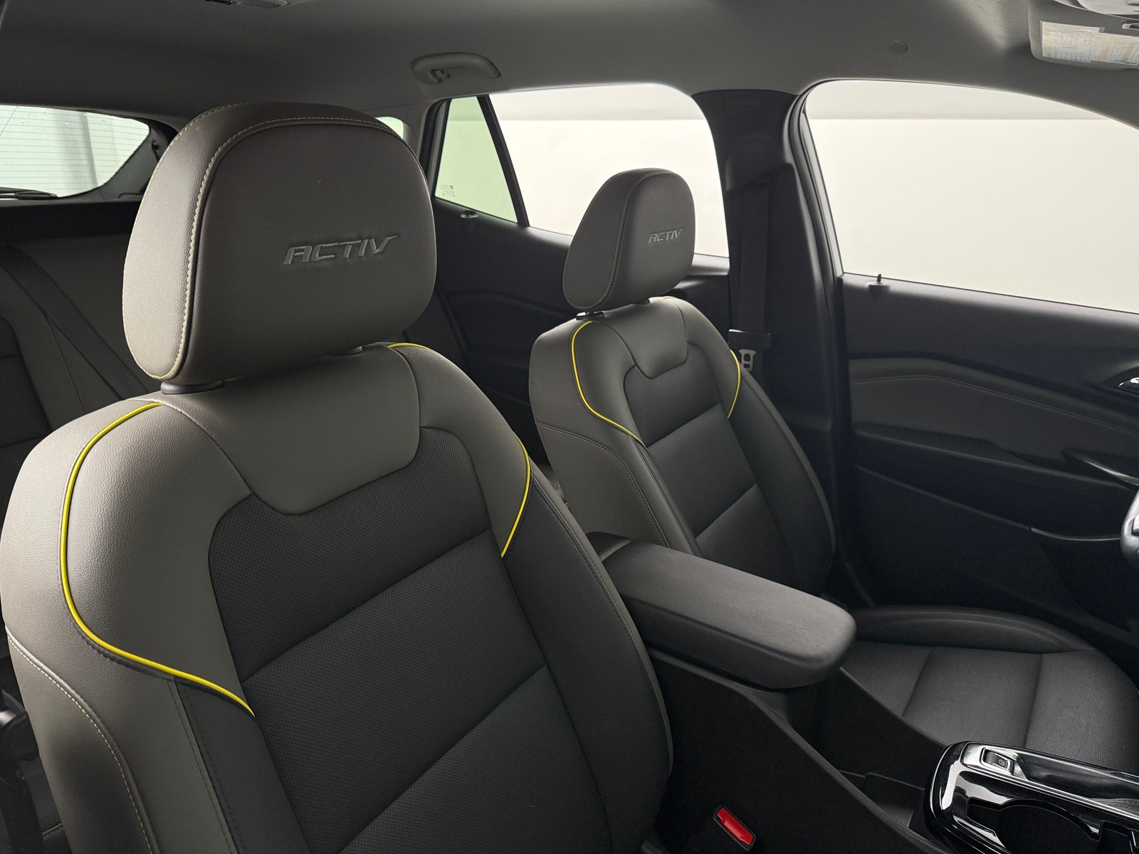 Thumbnail: 2025 Chevrolet Trax - 2