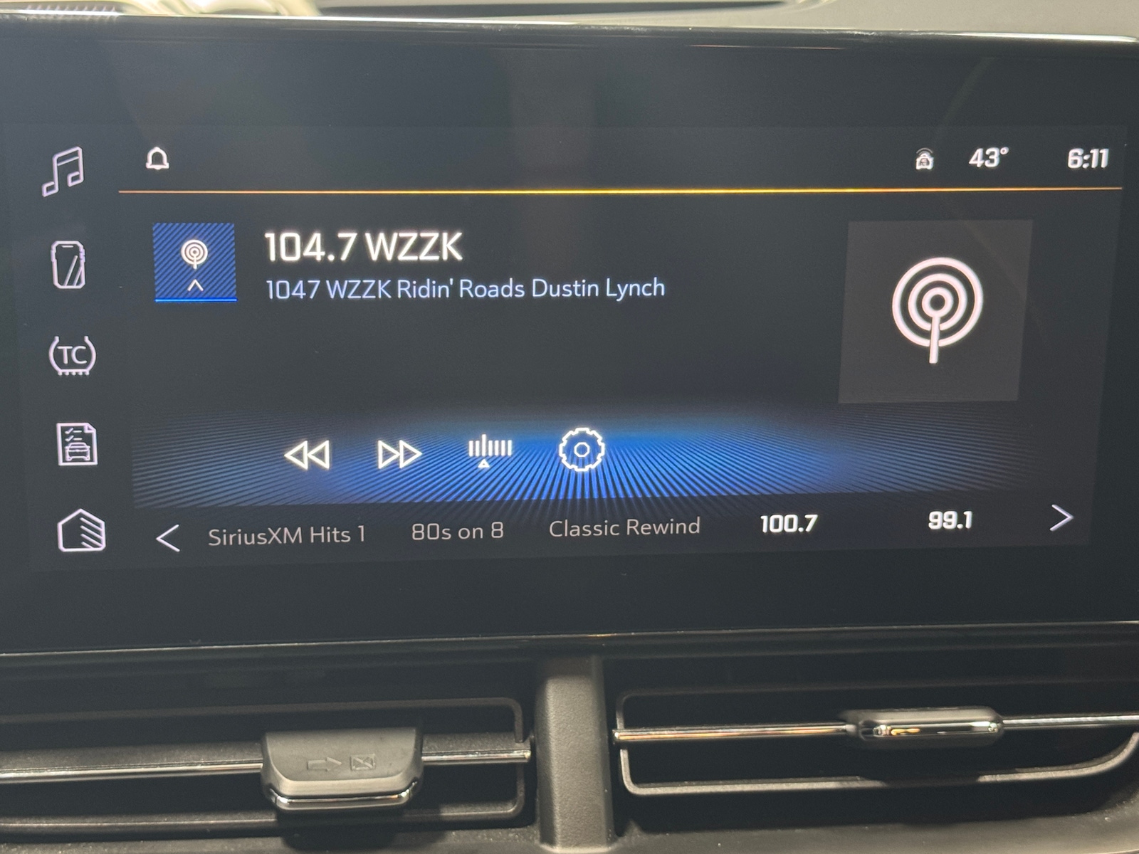 Thumbnail: 2025 Chevrolet Trax - 4