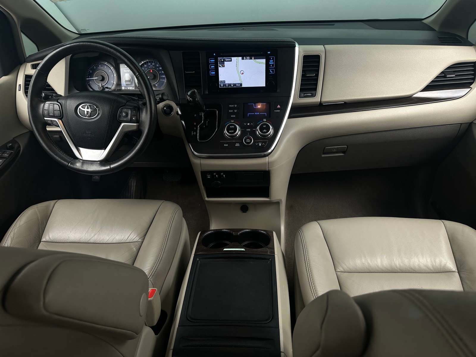 Thumbnail: 2016 Toyota Sienna - 2