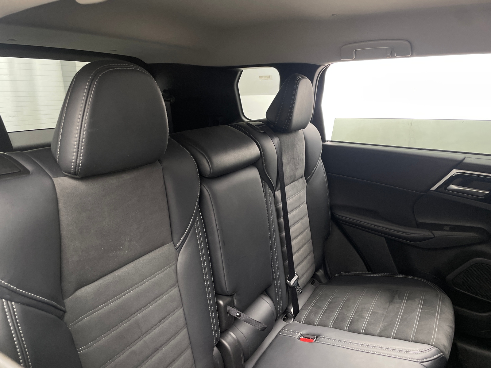 Thumbnail: 2024 Mitsubishi Outlander - 5