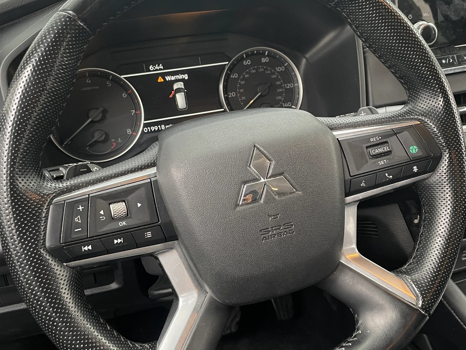 Thumbnail: 2024 Mitsubishi Outlander - 4