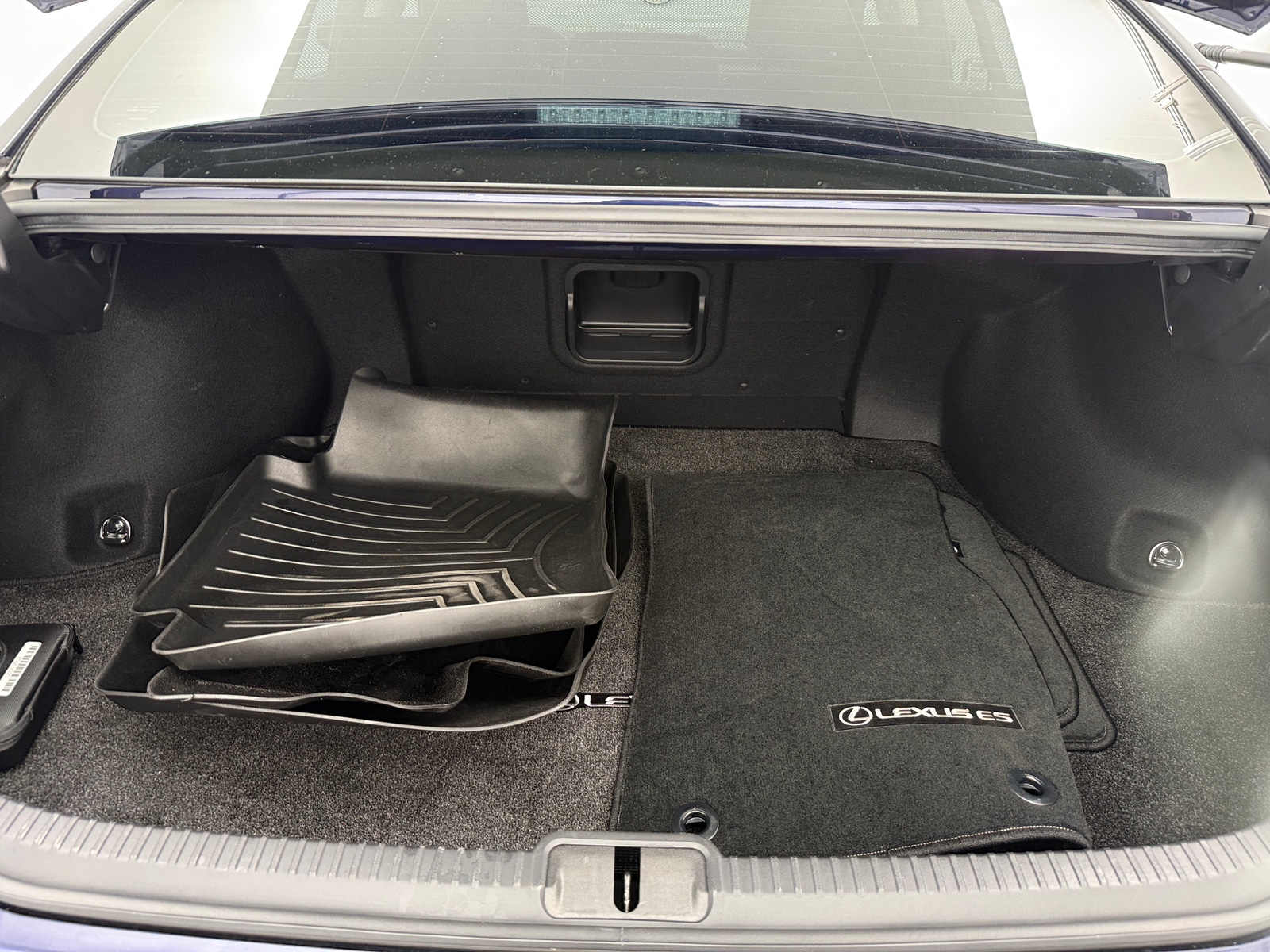 Thumbnail: 2022 Lexus ES - 6