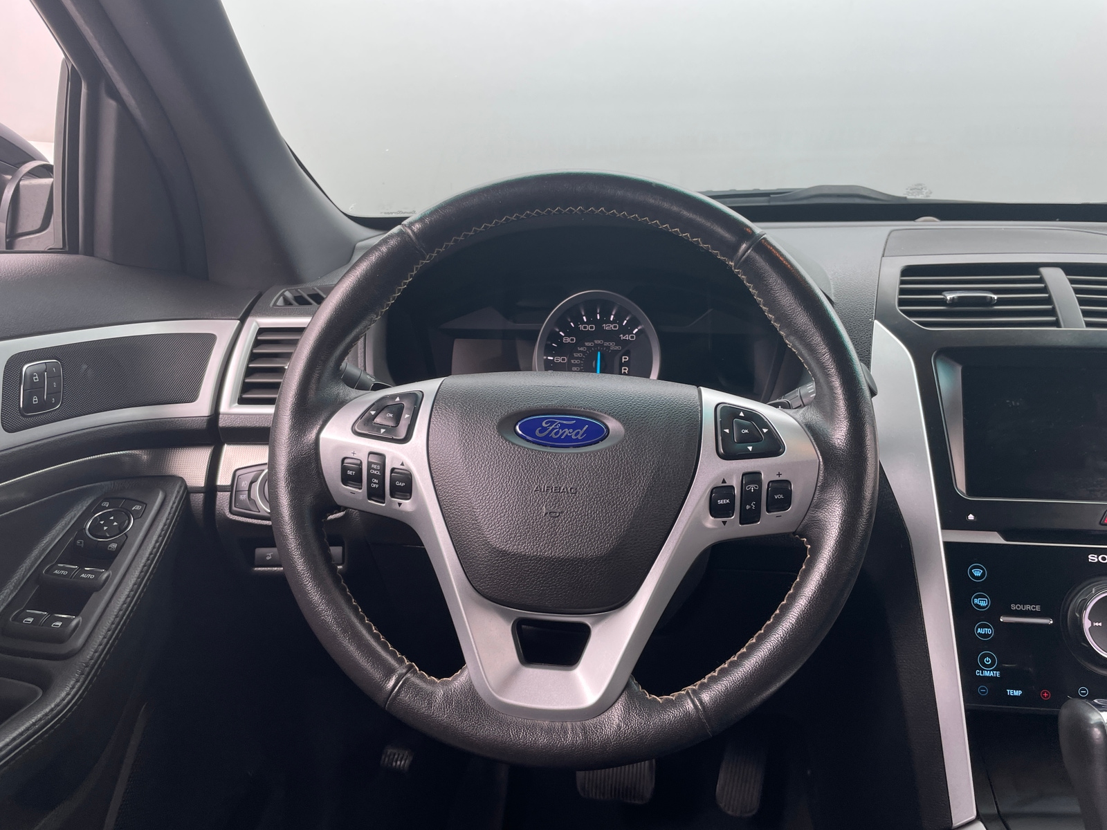 Thumbnail: 2015 Ford Explorer - 4