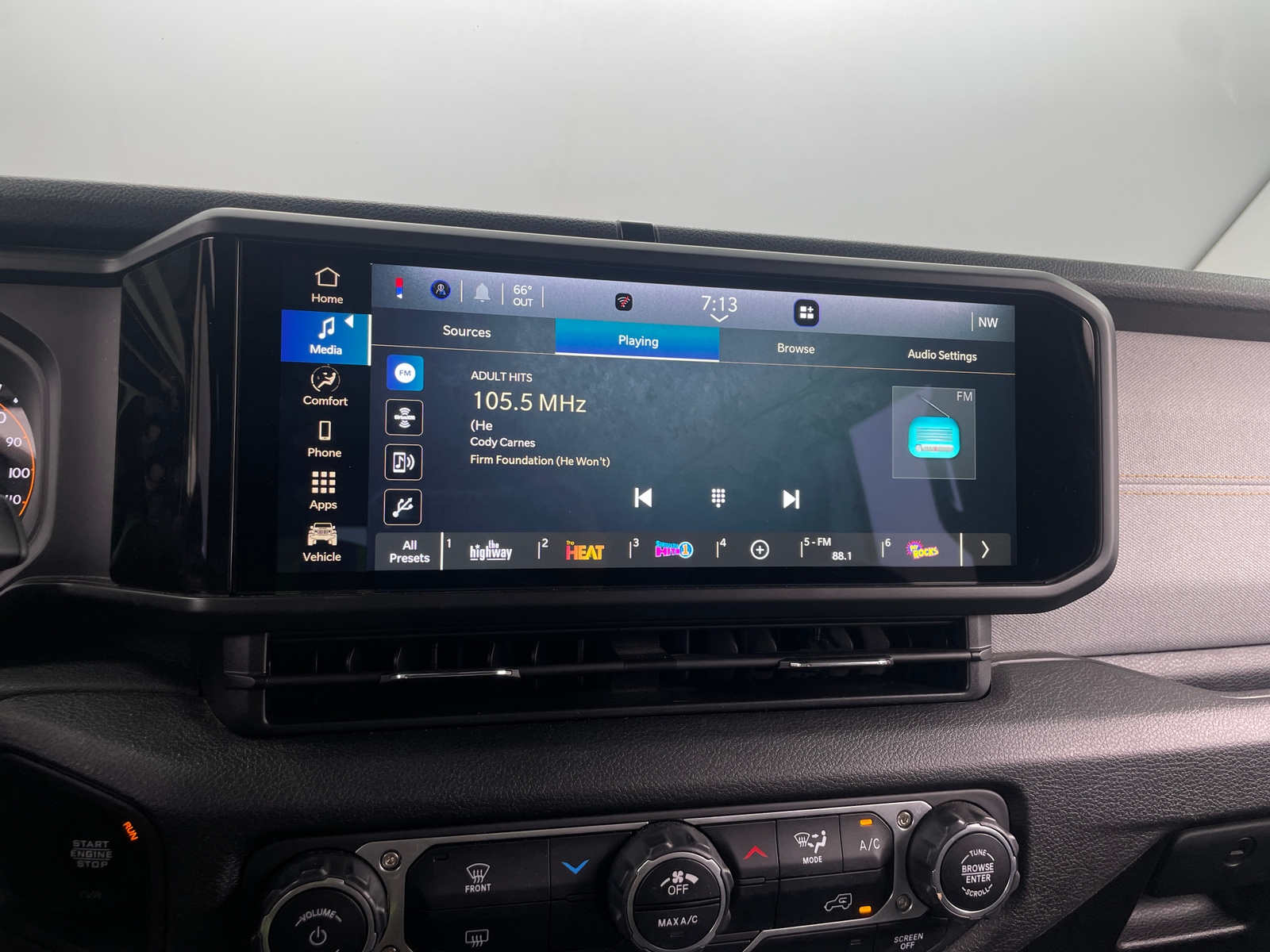 Thumbnail: 2025 Jeep Wrangler - 4