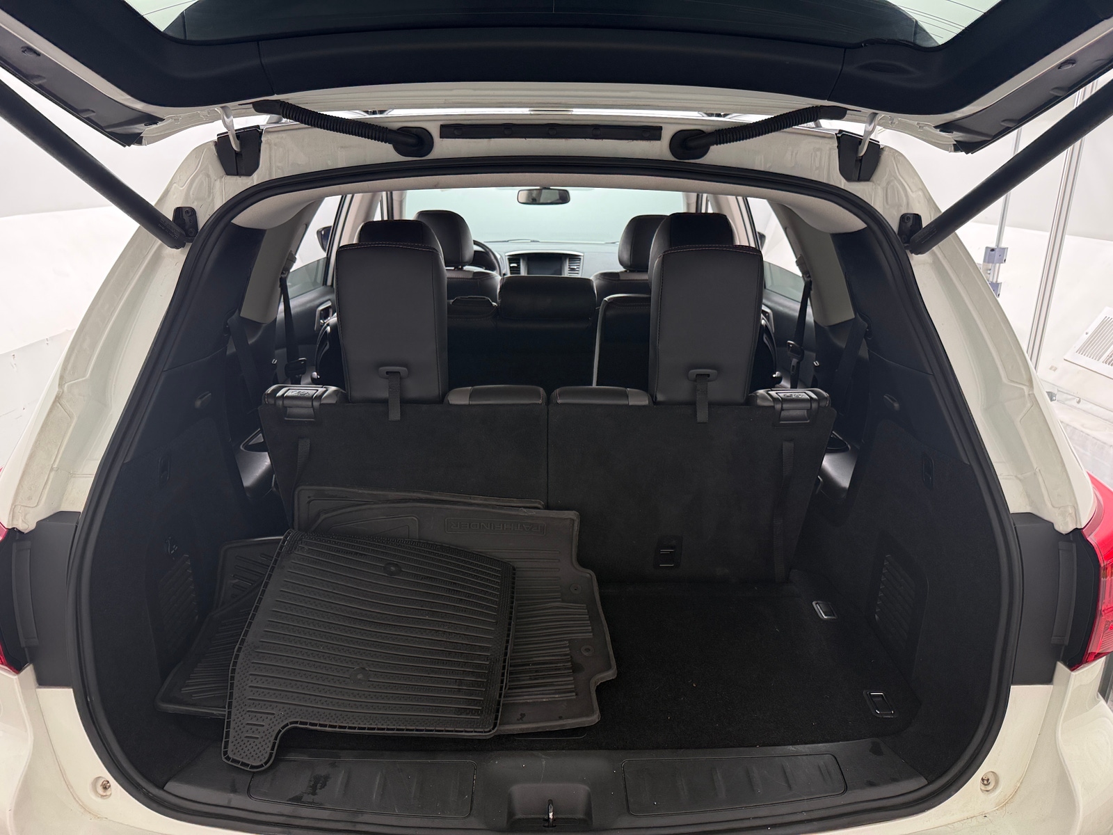 Thumbnail: 2020 Nissan Pathfinder - 6