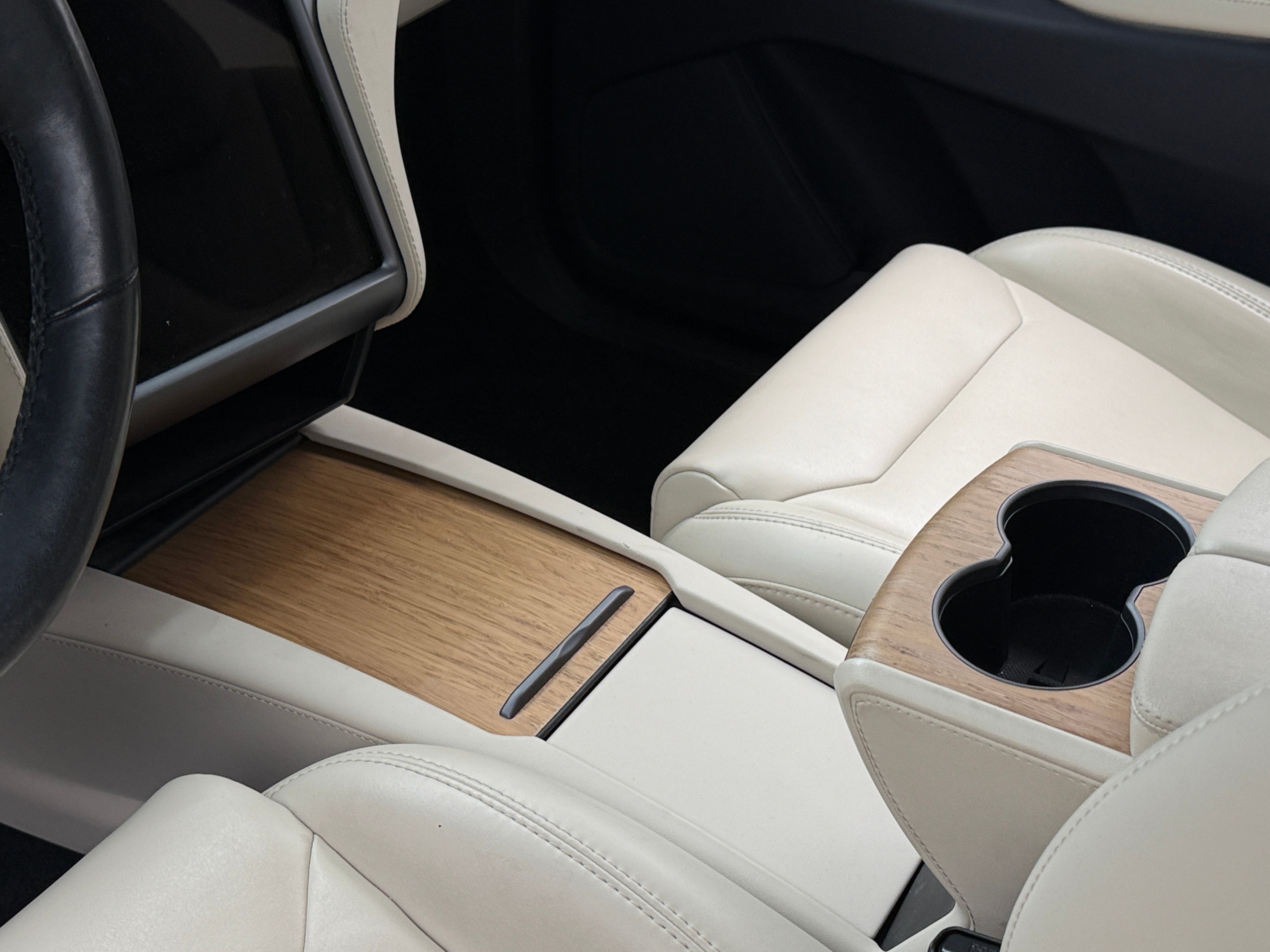 Used 2019 Tesla Model X Base with VIN 5YJXCDE21KF184358 for sale in Oak Creek, WI