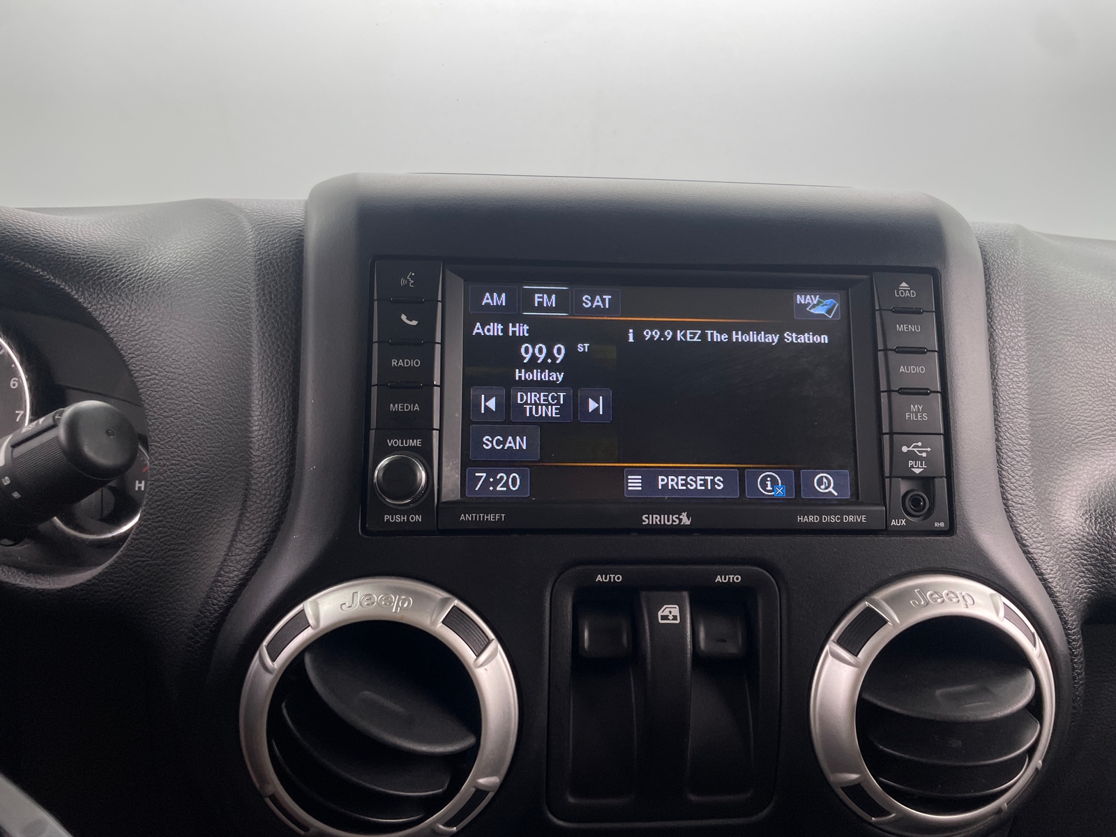 Thumbnail: 2018 Jeep Wrangler - 3